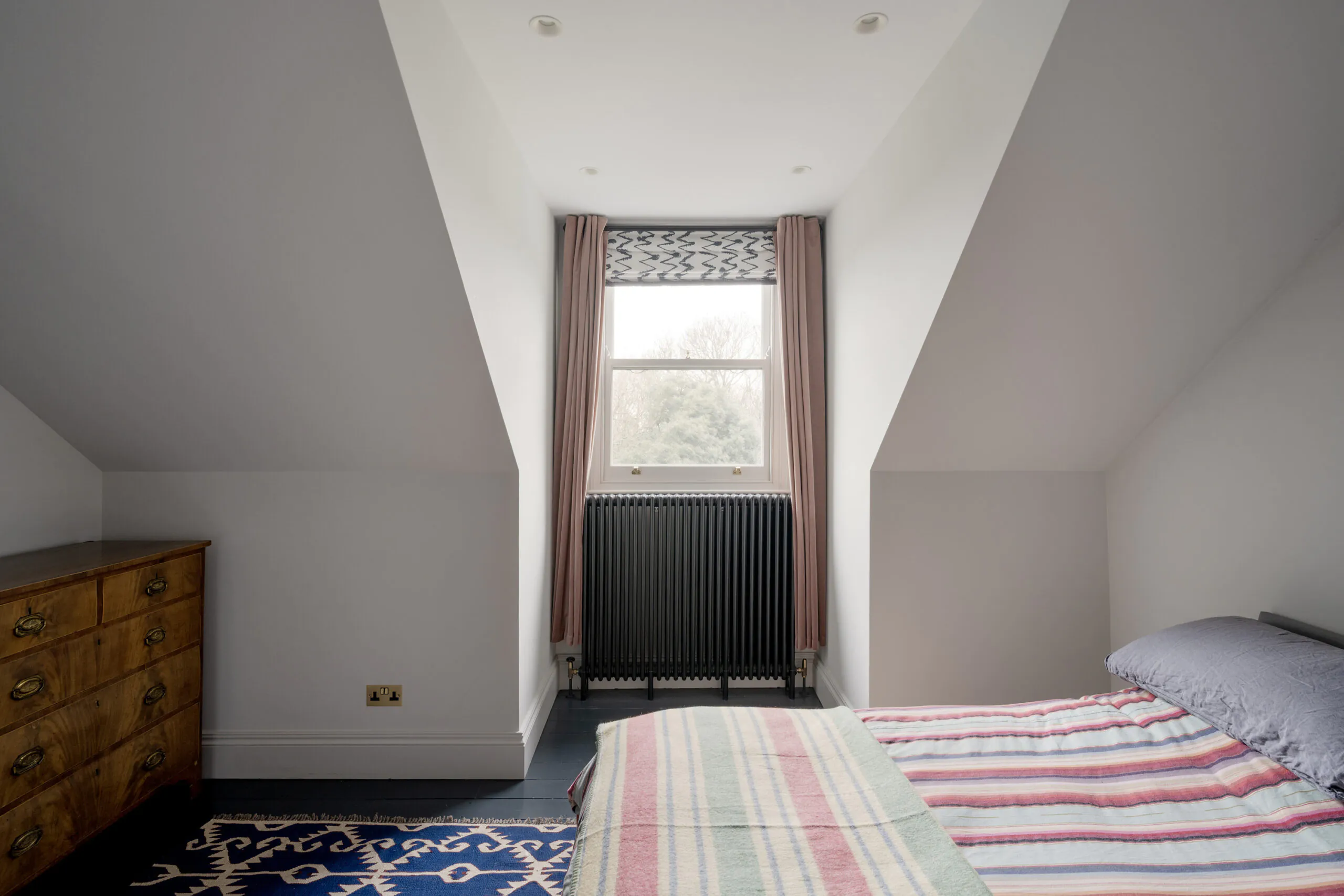 Acton-House-For-Rent-Baldwyn-Gardens-1_Lo