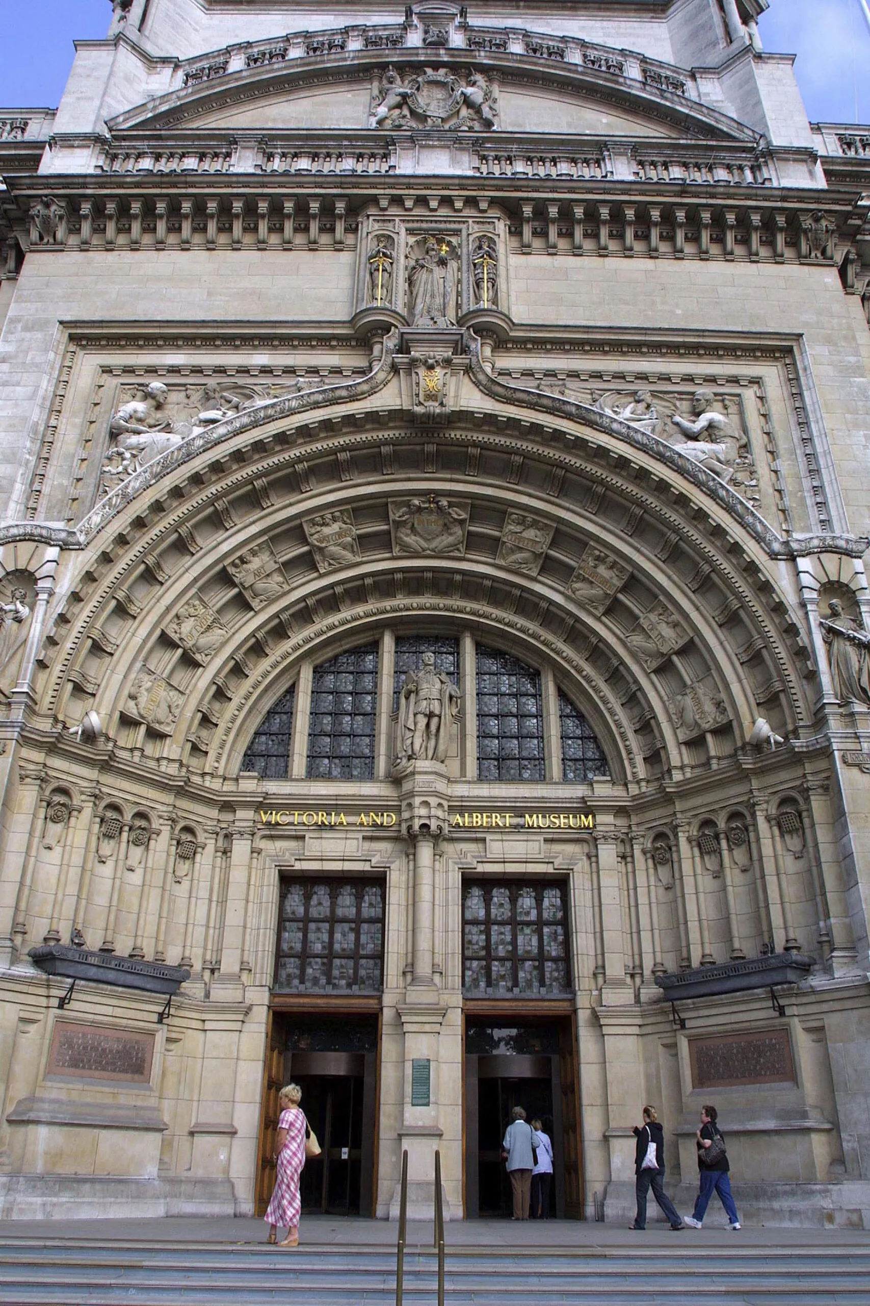 ‘s guide to London V&A Domus Stay journal (4)