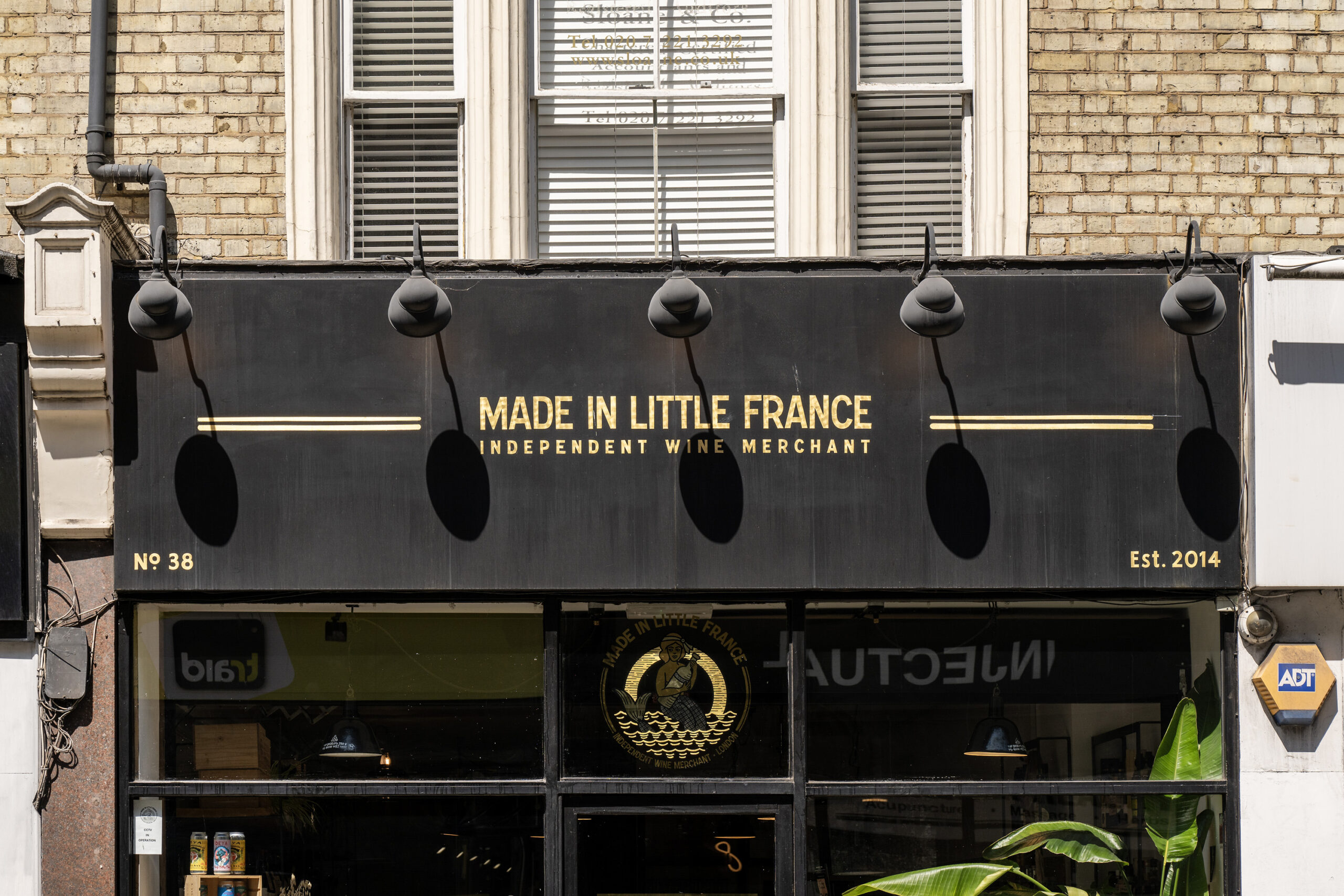 Baywater-Area-Guide-Best-Wine-Shop-Made-In-Little-France- (6)