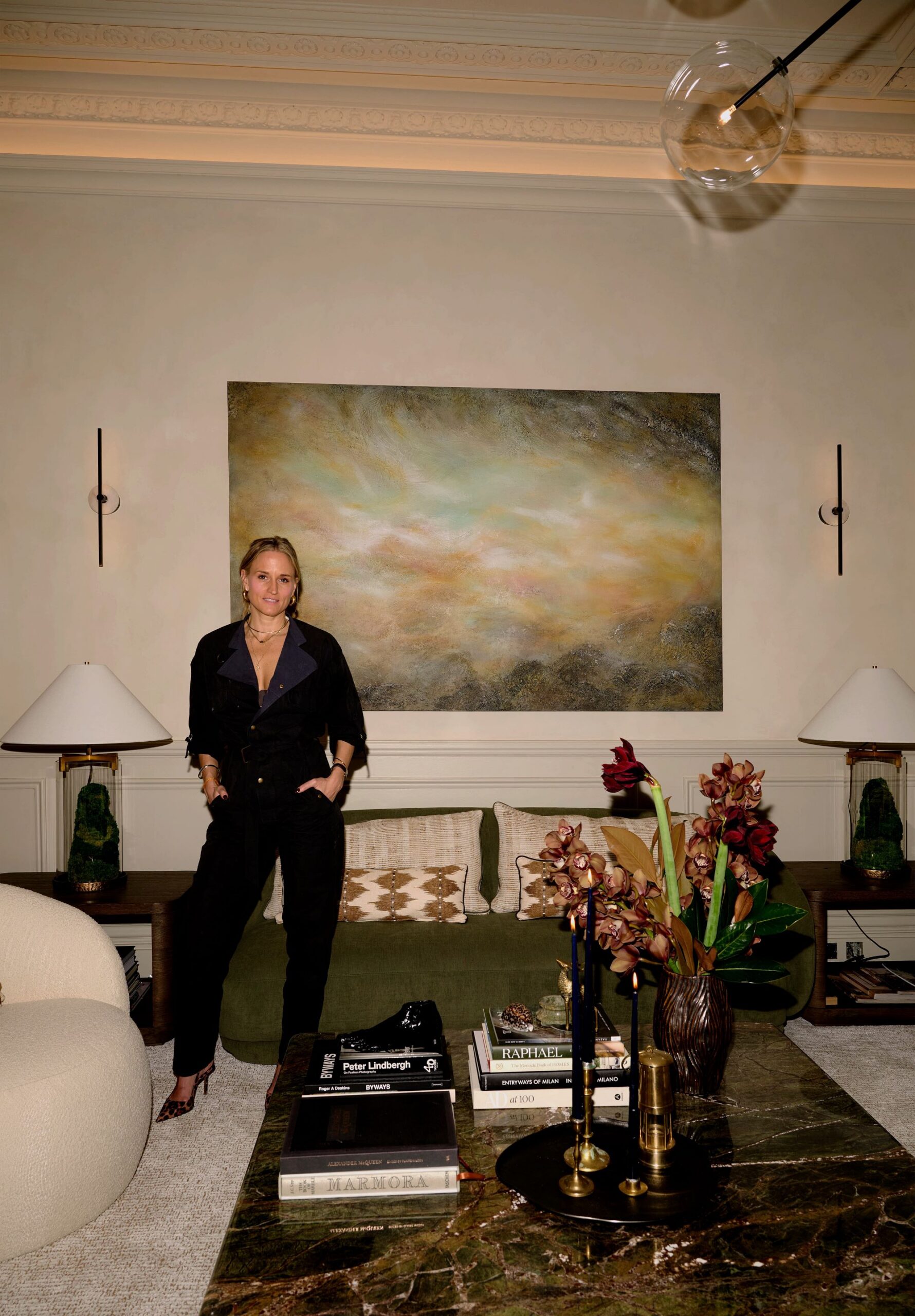 COR24 – Disa in Living Room (002)