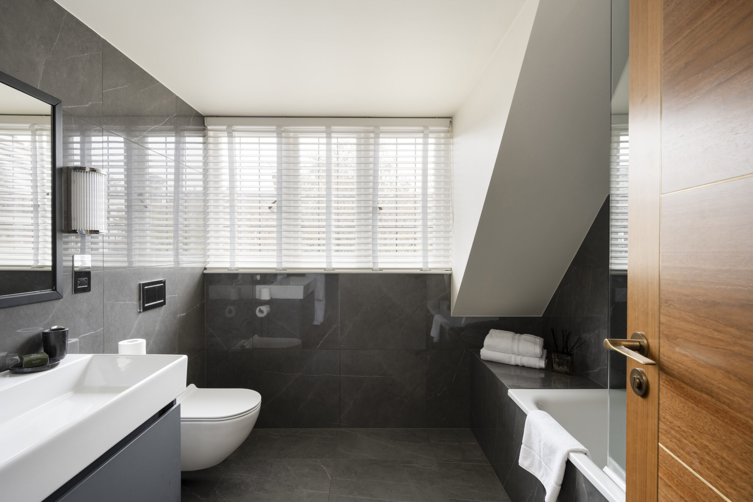 Chelsea-House-For-Short-Rent-Chelsea-Park-Gardens-18_Lo