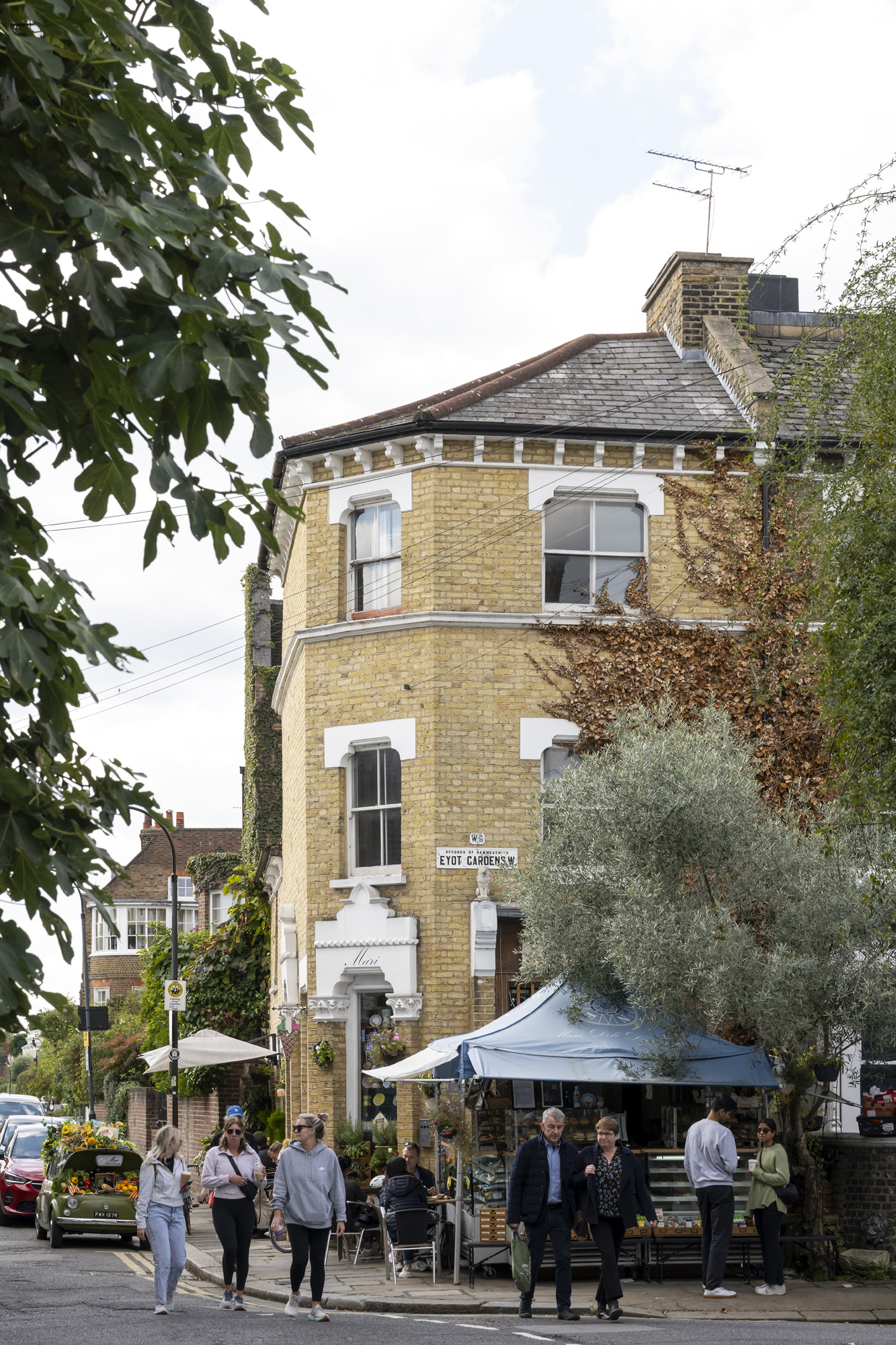 Chiswick-Area-Guide-Best-Park-Best-Cafes (121)