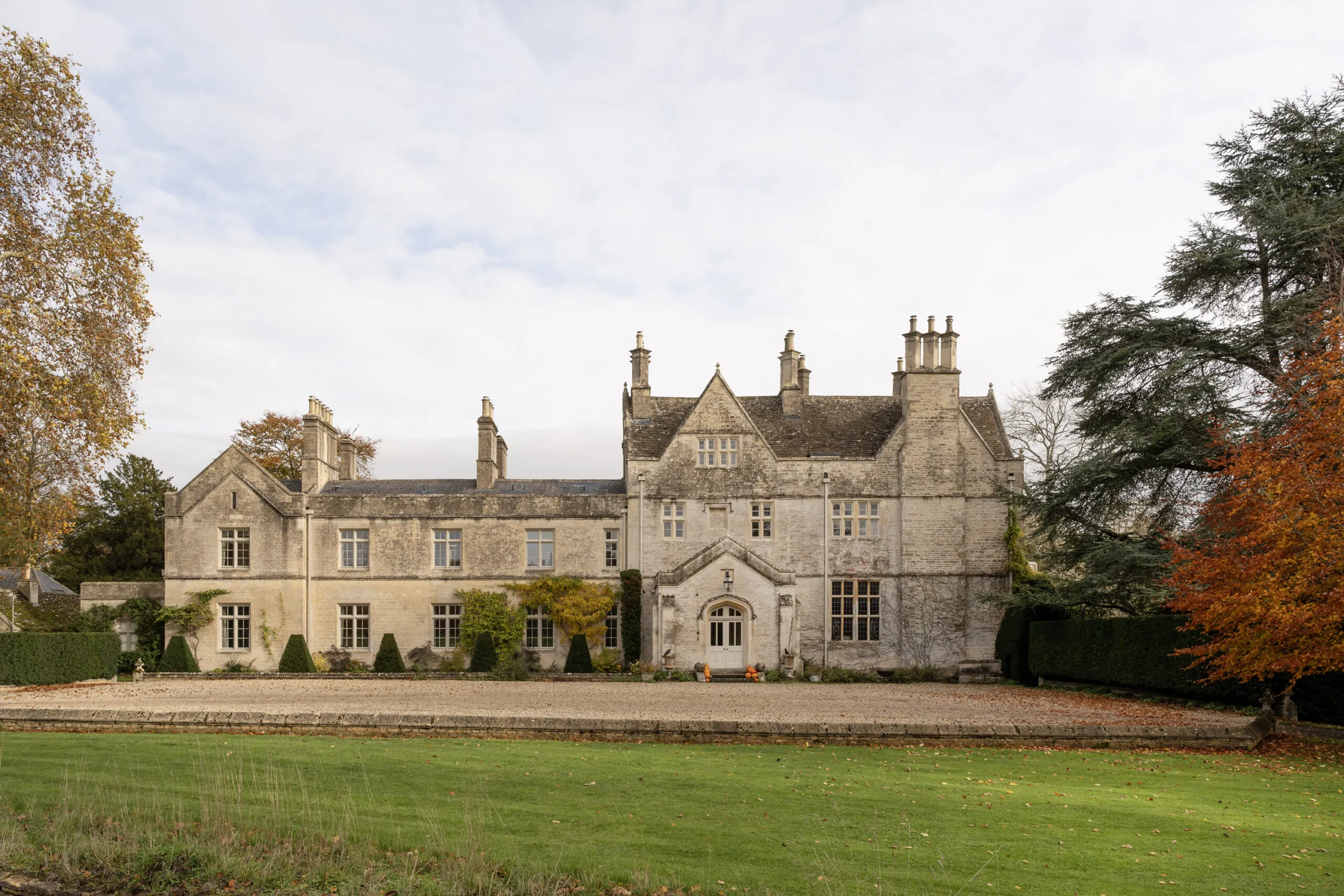 Luxury-House-For-Holiday-Rent-The-Cotswolds-Cirencester-Kingsley-Manor