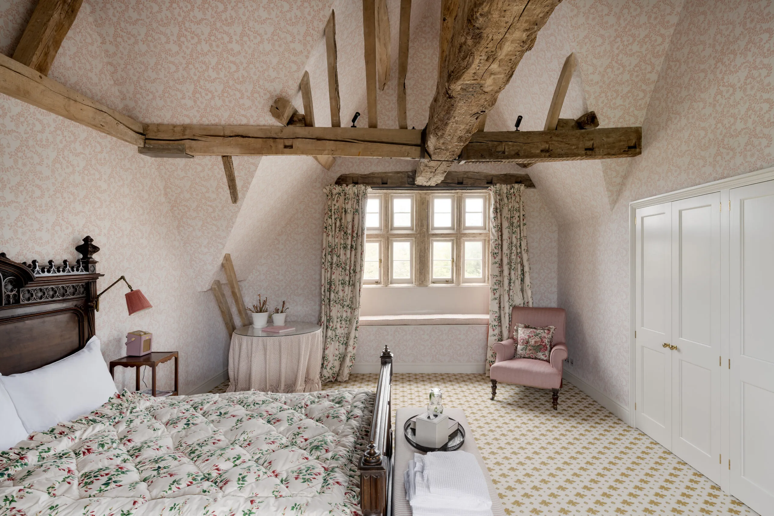 Luxury-House-For-Holiday-Rent-The-Cotswolds-Cirencester-Kingsley-Manor