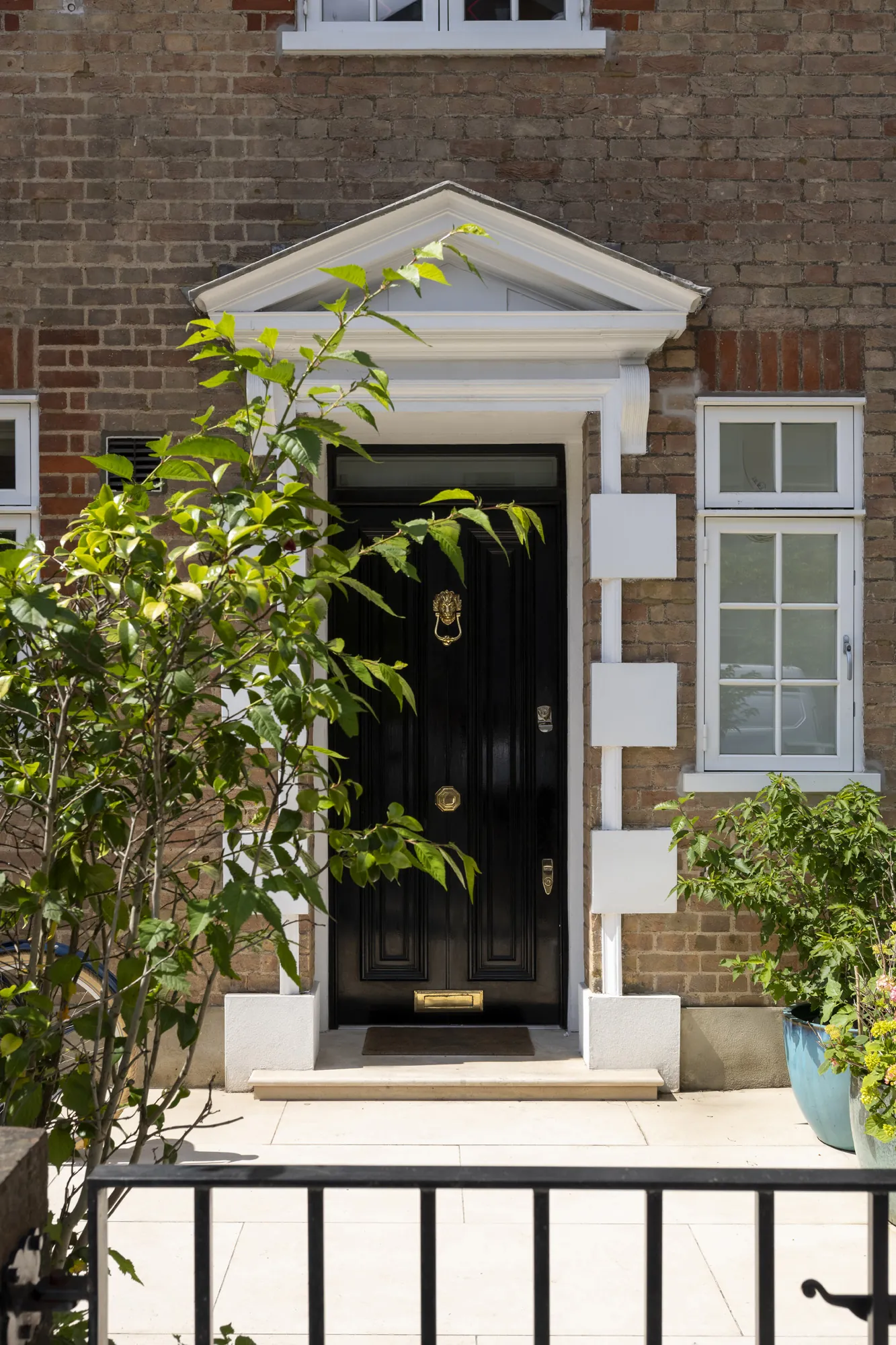 DN-Chelsea-Town-House-For-Rent-Dovehouse-Street-3_Lo