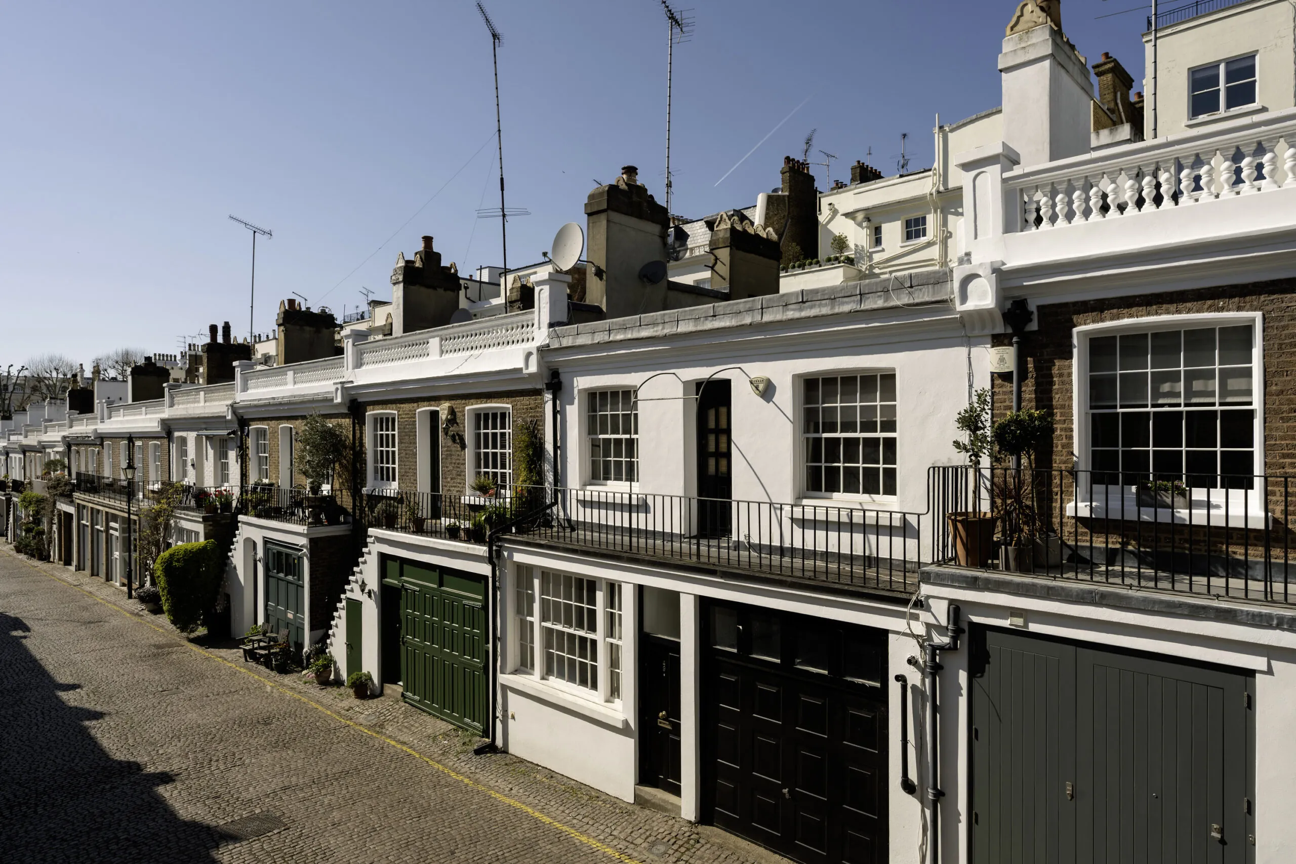 DN-Holland-Park-Mews-House-For-Sale-Holland-Park-Mews-34_Lo