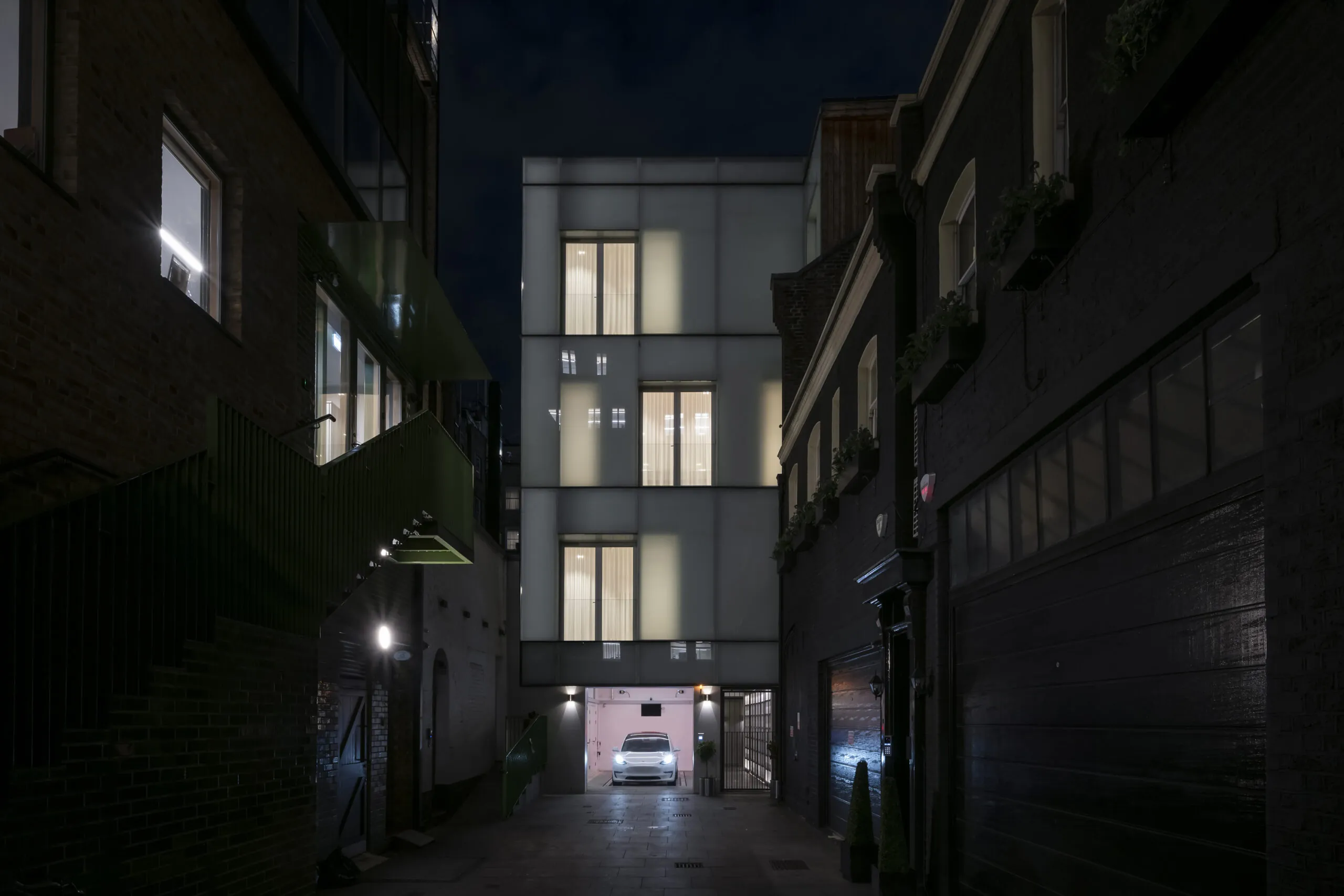 DN-Night-Down-Street-Mews-House-For-Rent-2_Lo