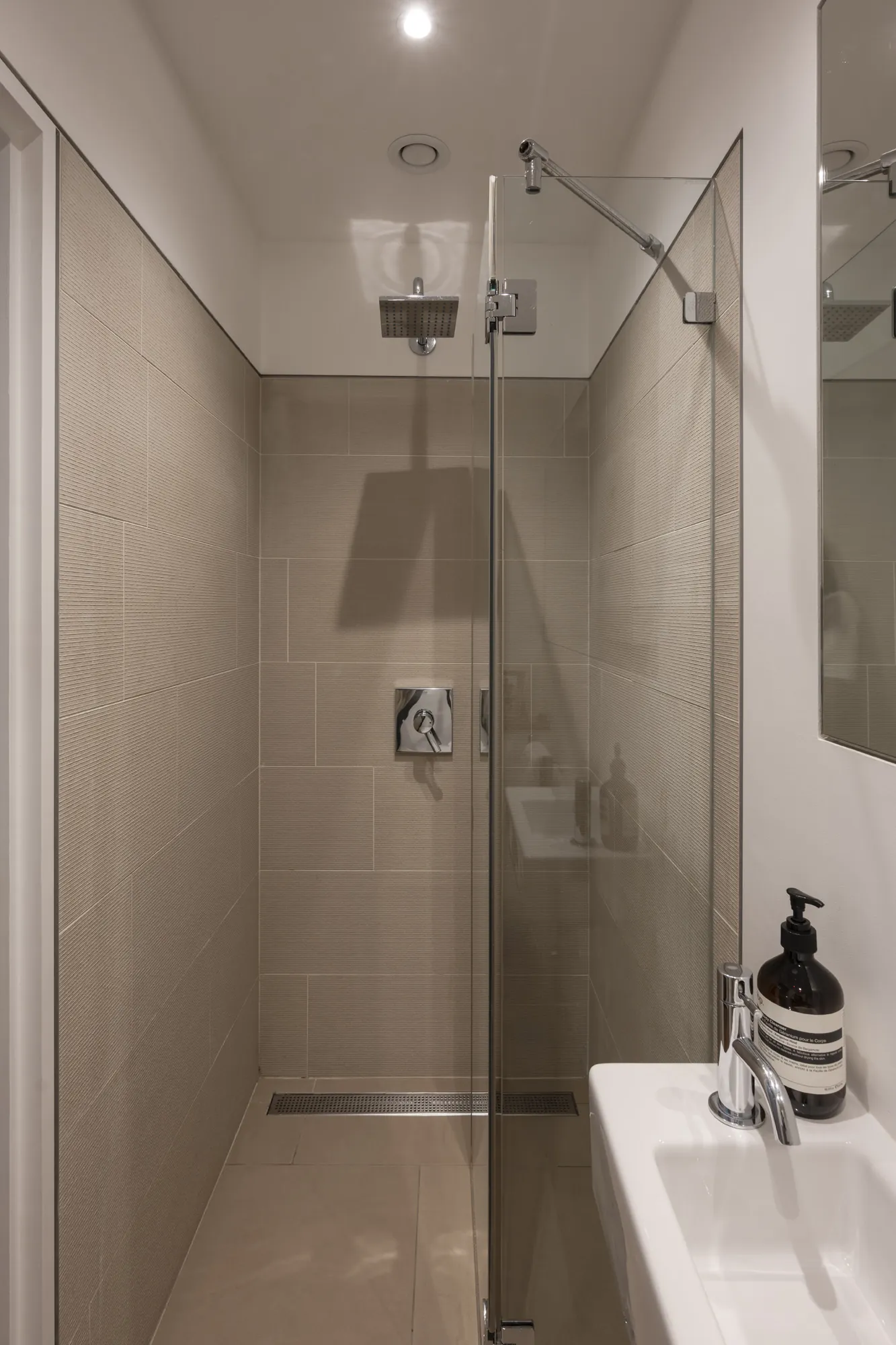 DN-Short-Let-Notting-Hill-Flat-Ledbury-Road-32_Lo