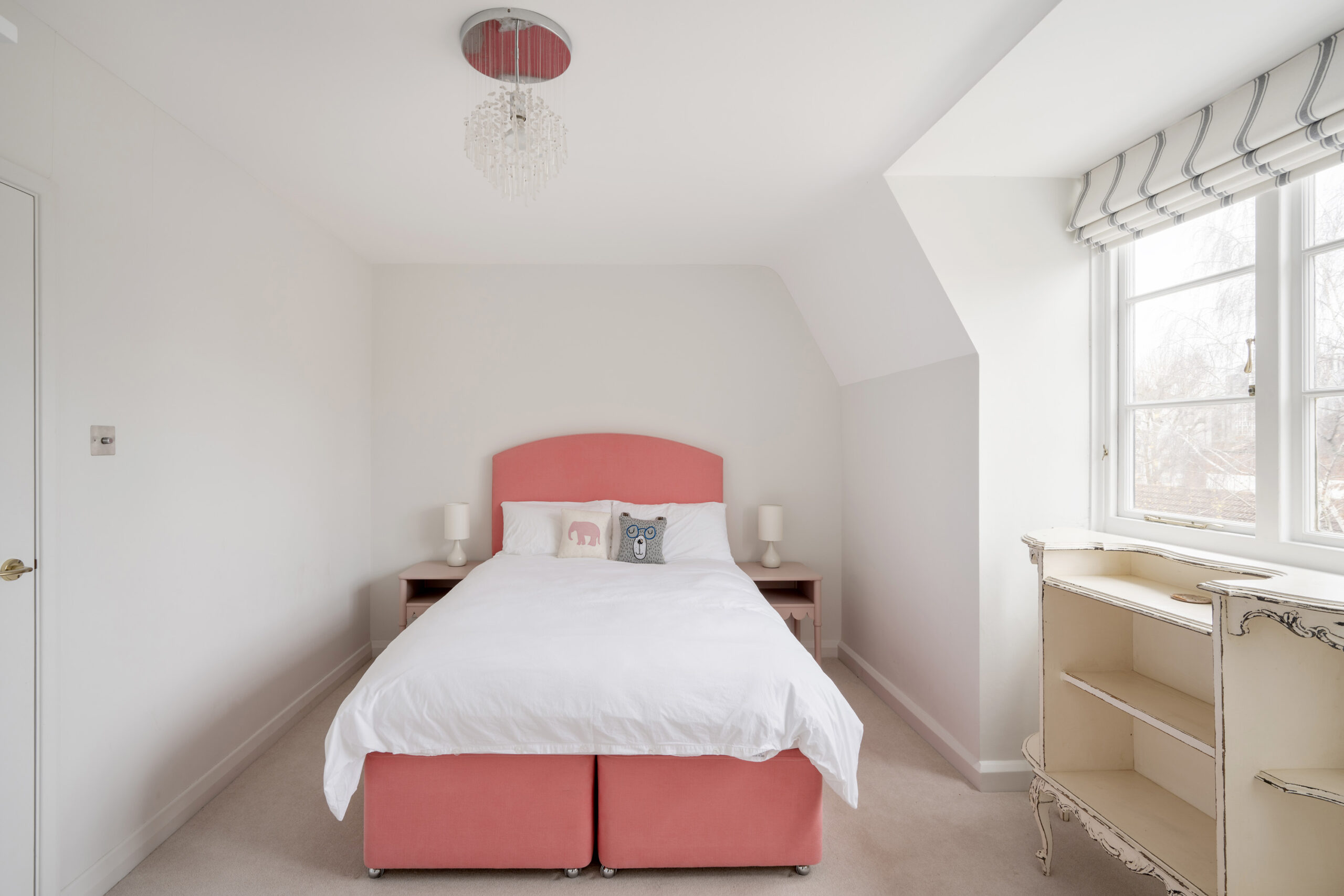 DN-West-Kensington-House-For-Rent-Wilsham-Street-39_Lo