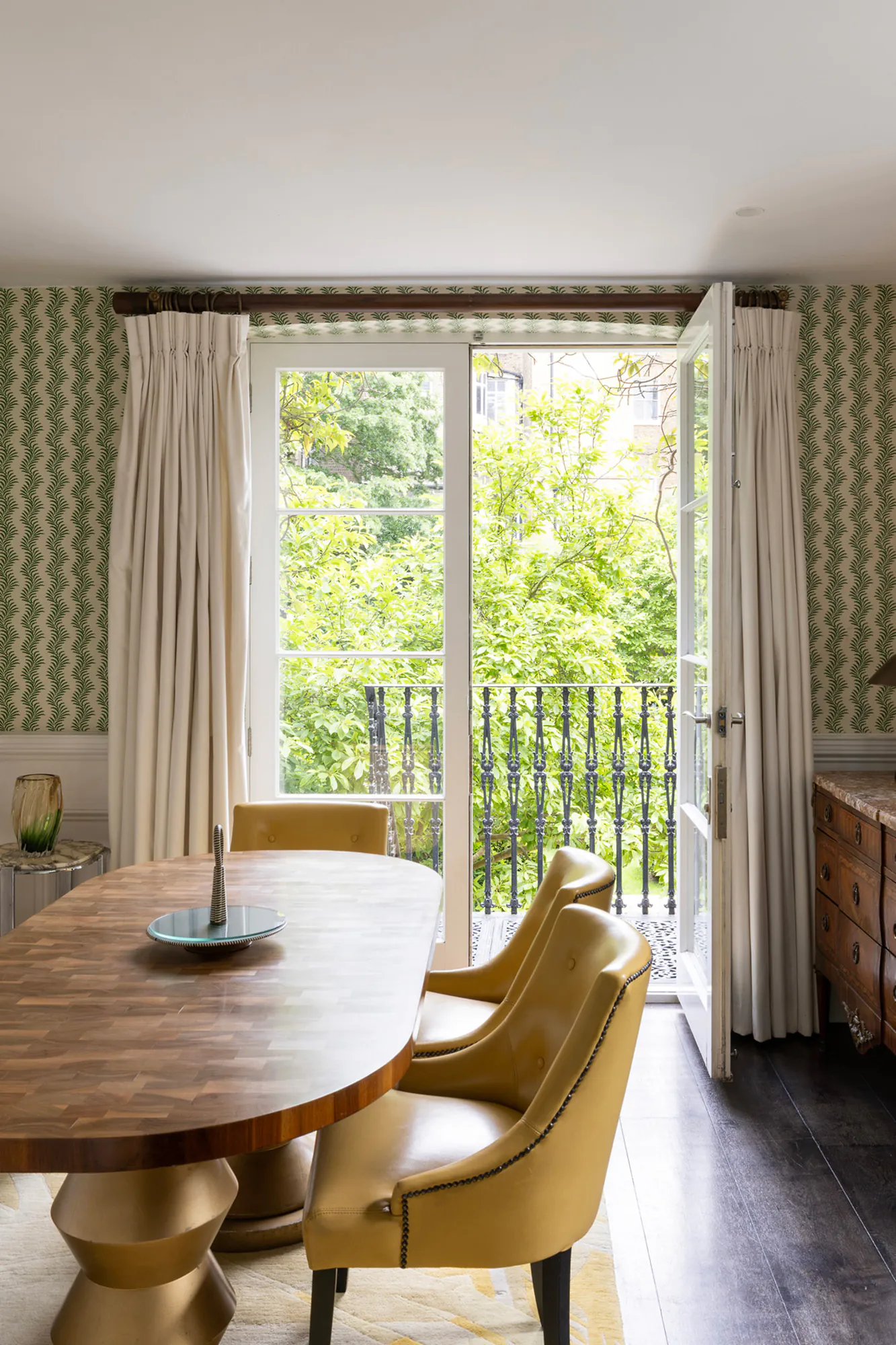 Domus-Nova-House-For Rent-Pembridge-Gardens-3_Lo