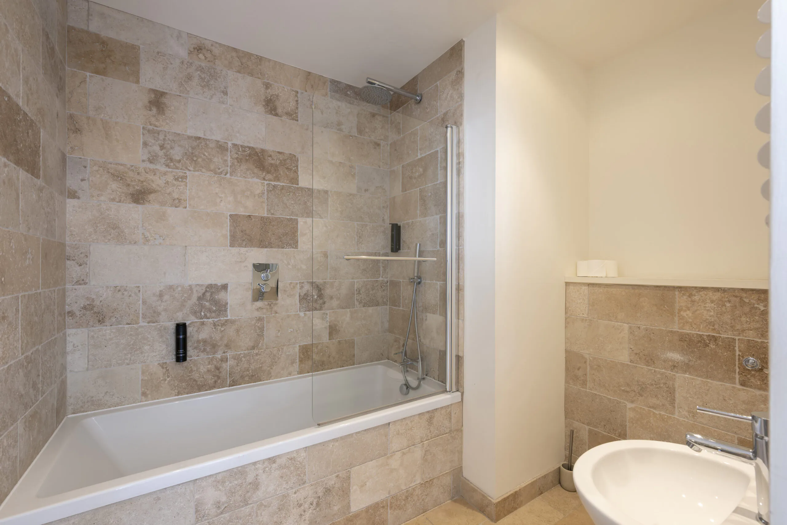 DS-Cotswolds-Home-For-Rent-Cotswolds-Barn-28_Lo