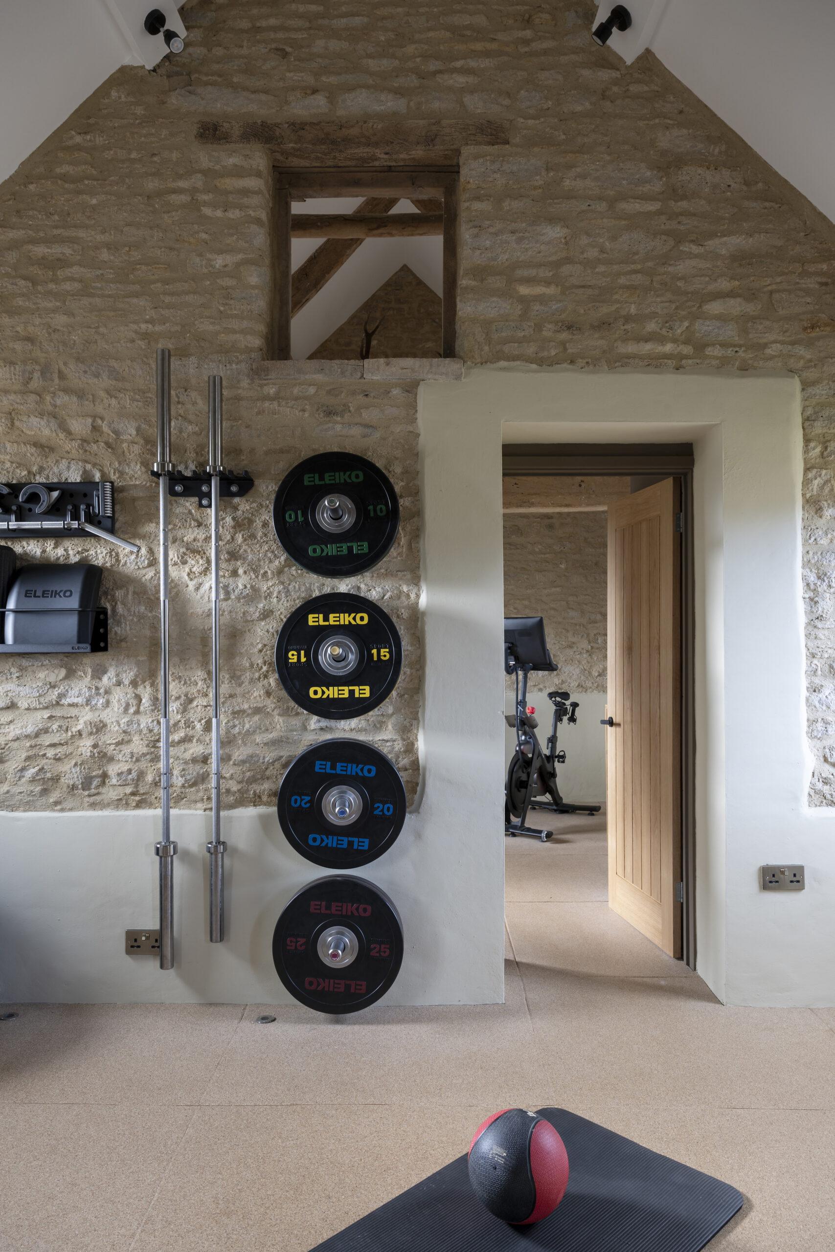 DS-Cotswolds-Home-For-Rent-Crucis-Park-Farms-Luxury-Extras-12_Lo (8)