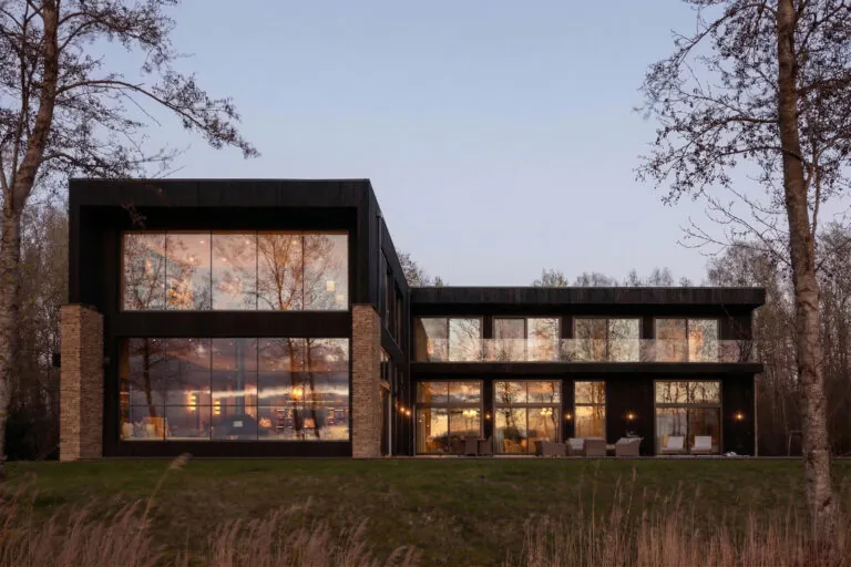 Lakeside Manor