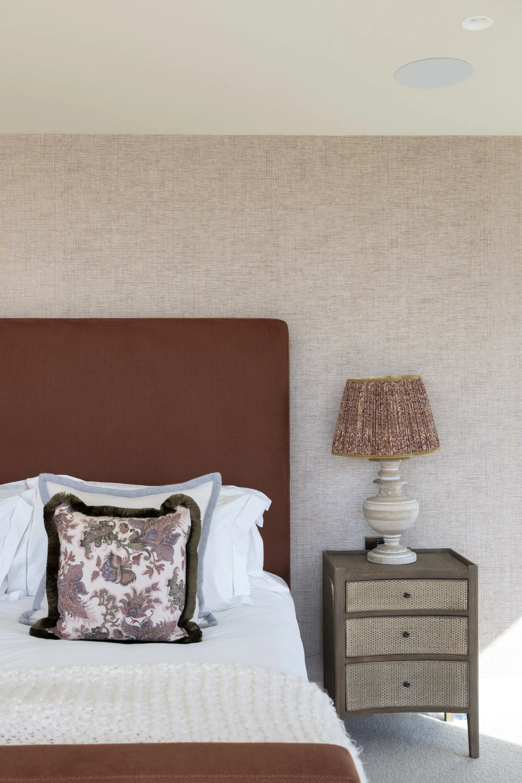 DS-Cotswolds-Home-For-Rent-Lakeside-Manor-Luxury (23)