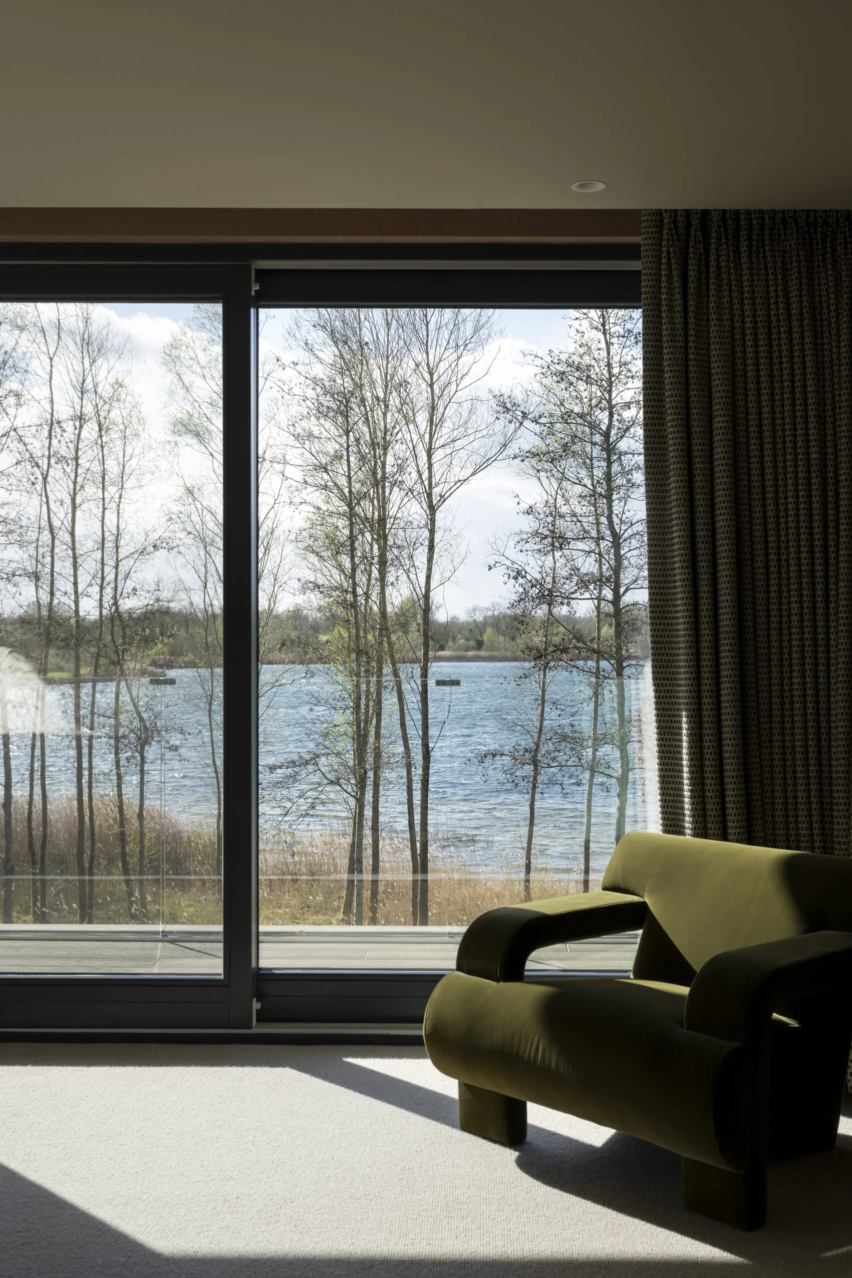 DS-Cotswolds-Home-For-Rent-Lakeside-Manor-Luxury (26)