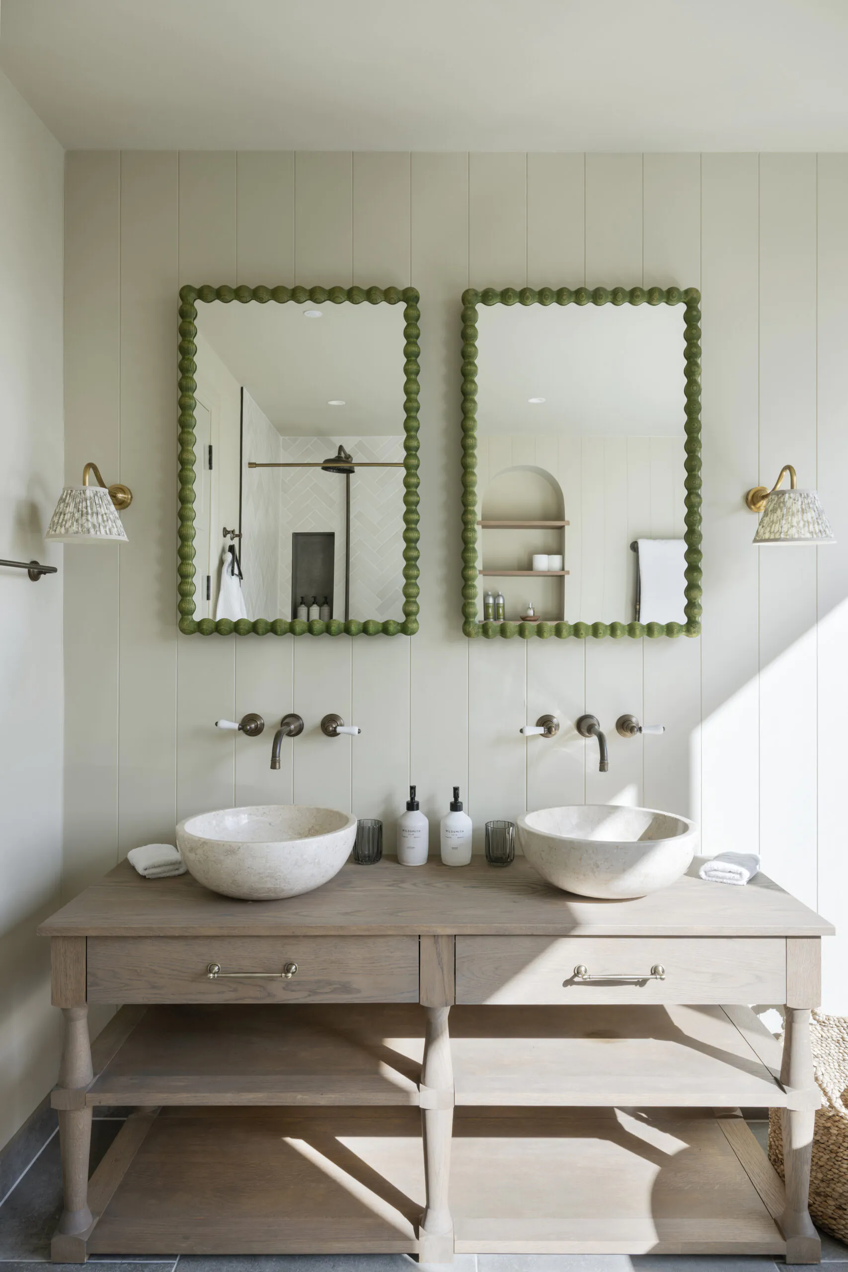 DS-Cotswolds-Home-For-Rent-Lakeside-Manor-Luxury (32)