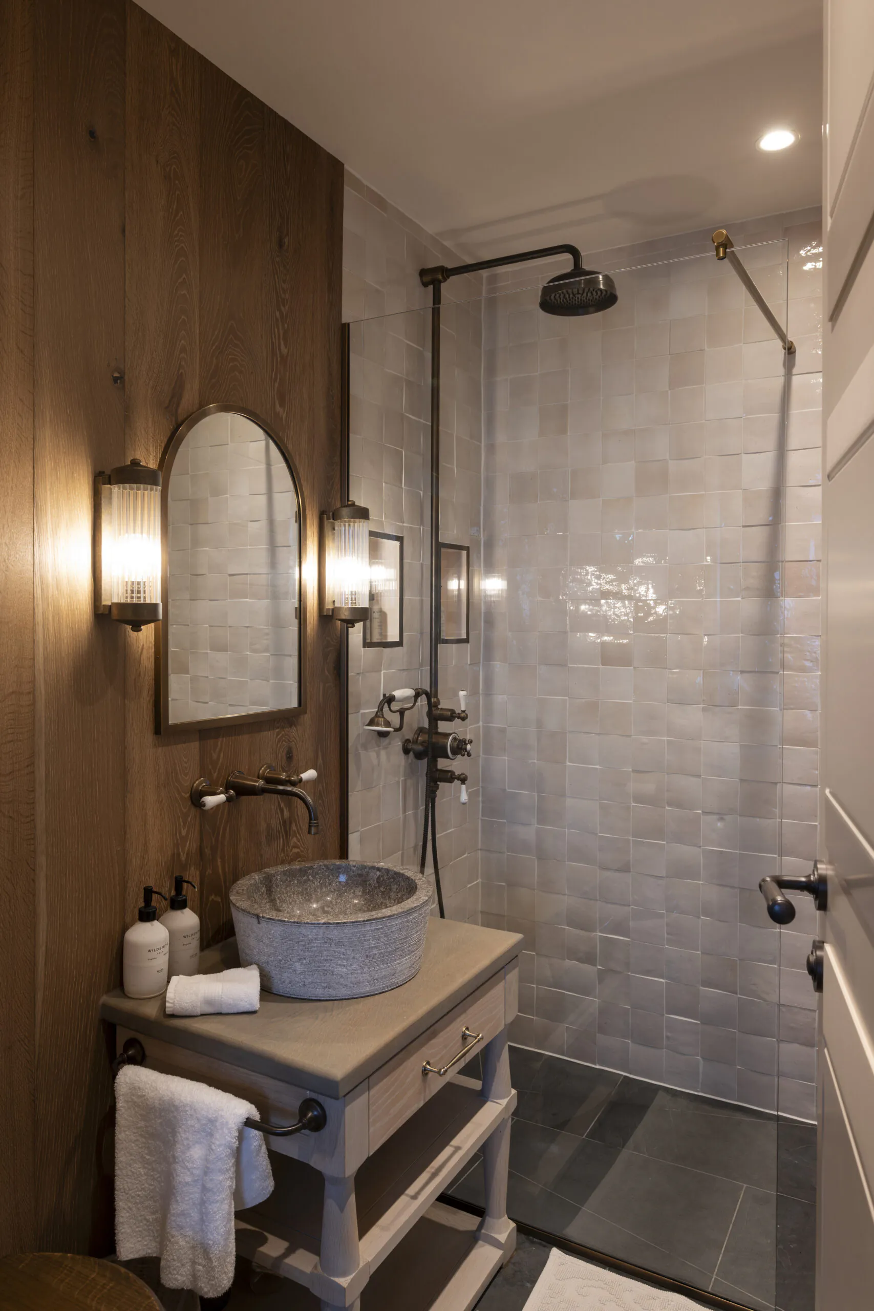 DS-Cotswolds-Home-For-Rent-Lakeside-Manor-Luxury (37)