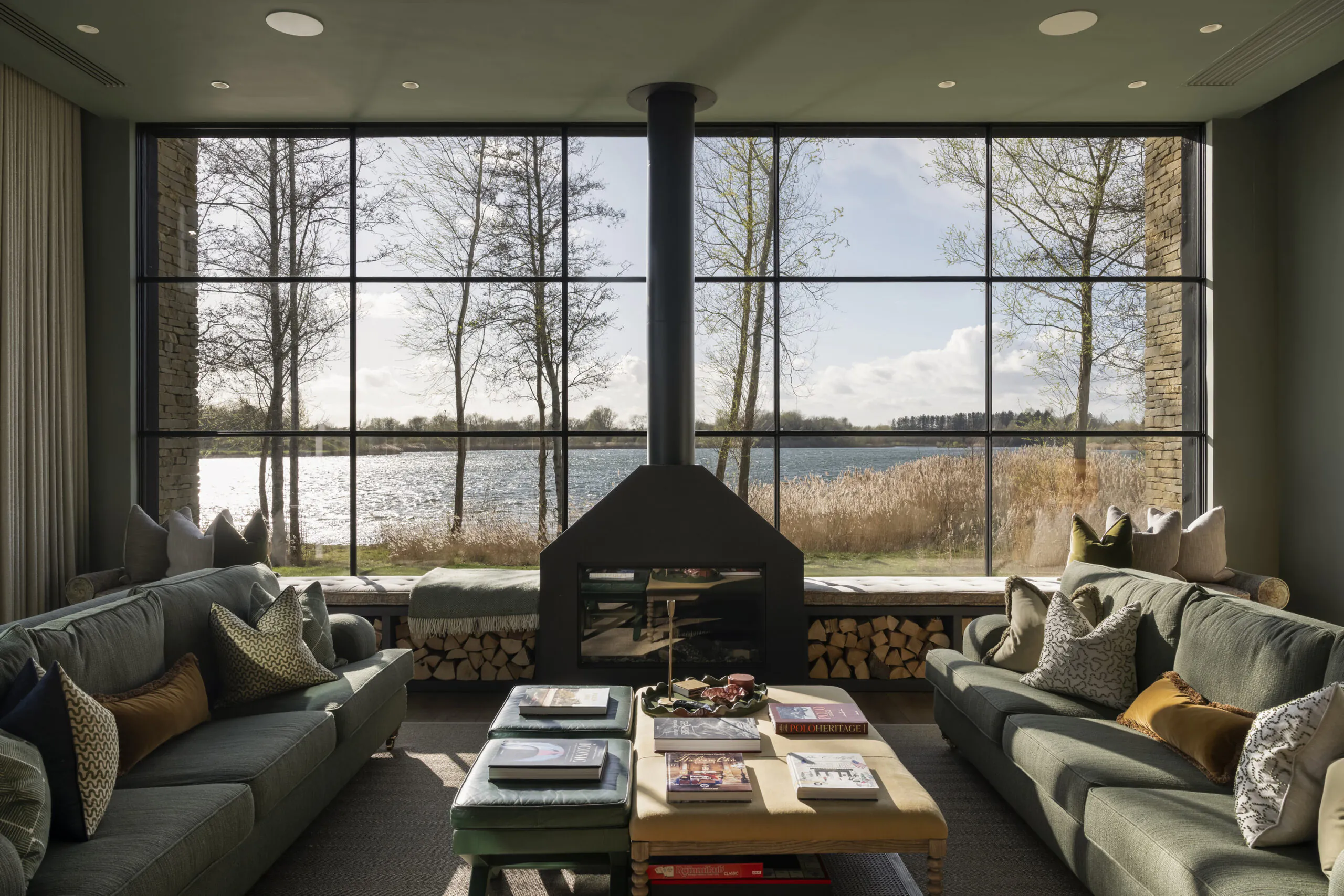 DS-Cotswolds-Home-For-Rent-Lakeside-Manor-Luxury (5)