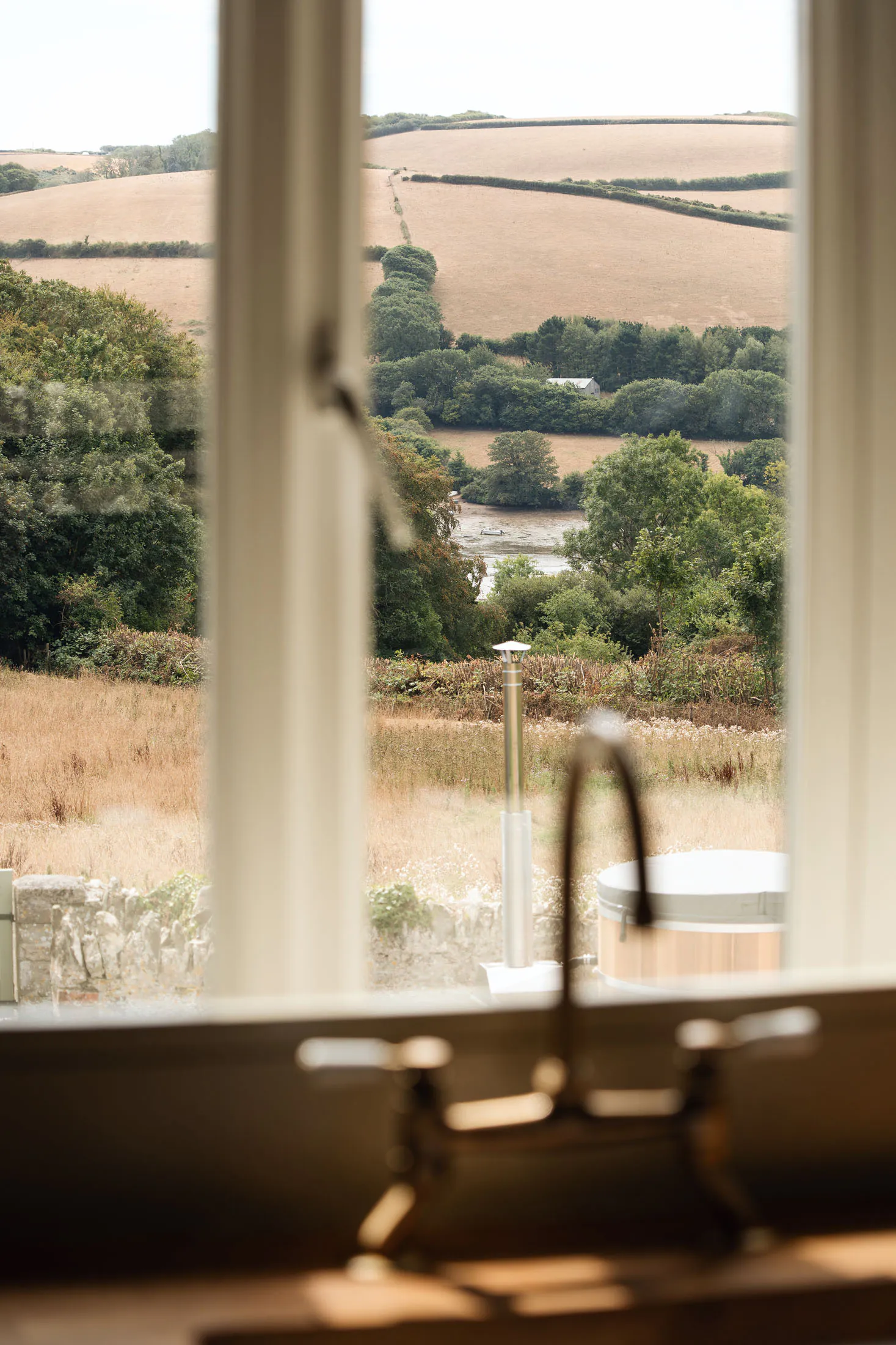 DS-Luxury-Holiday-Cottage-To-Rent-Estuary-House-Salcombe-Devon (1)