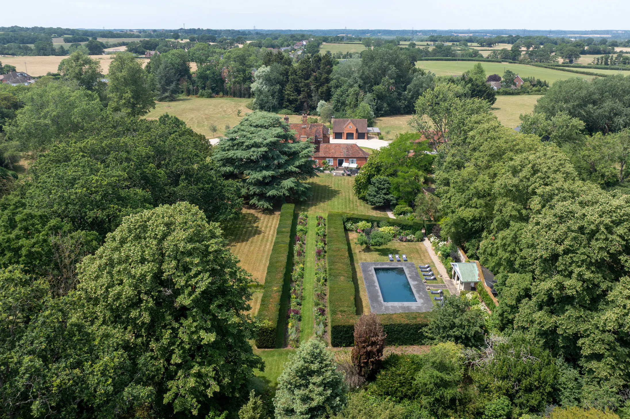 DS-Luxury-House-For-Holiday-Rent-Nether-Park-Berkshire (12)