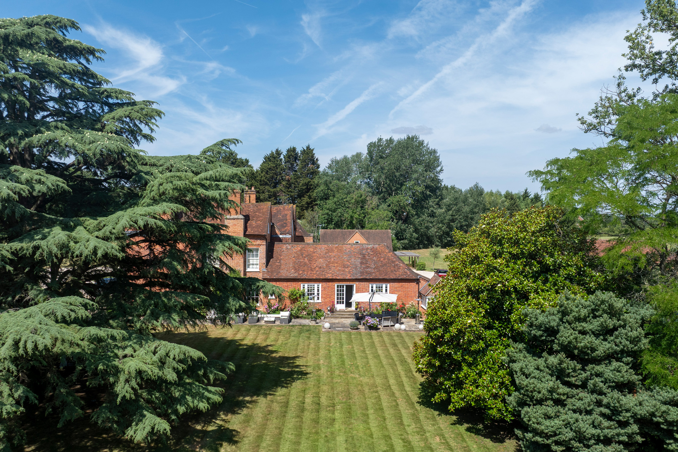 DS-Luxury-House-For-Holiday-Rent-Nether-Park-Berkshire (3)