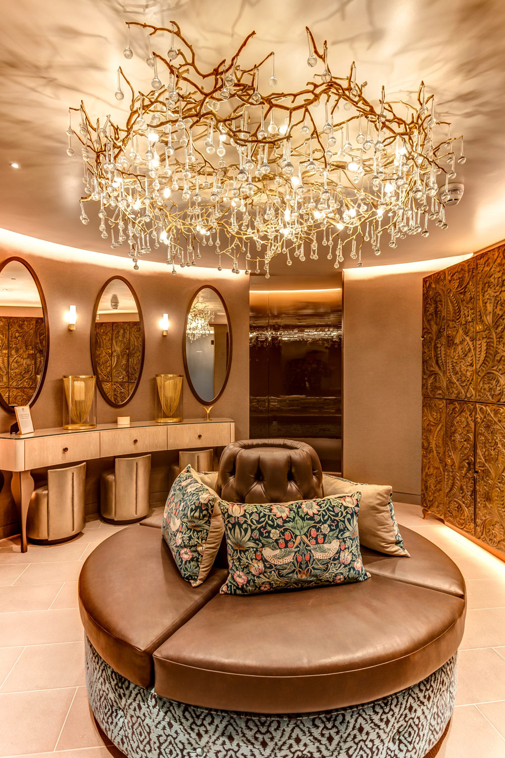 Discover our exclusive guest partnerships – Cloud Twelve (21)