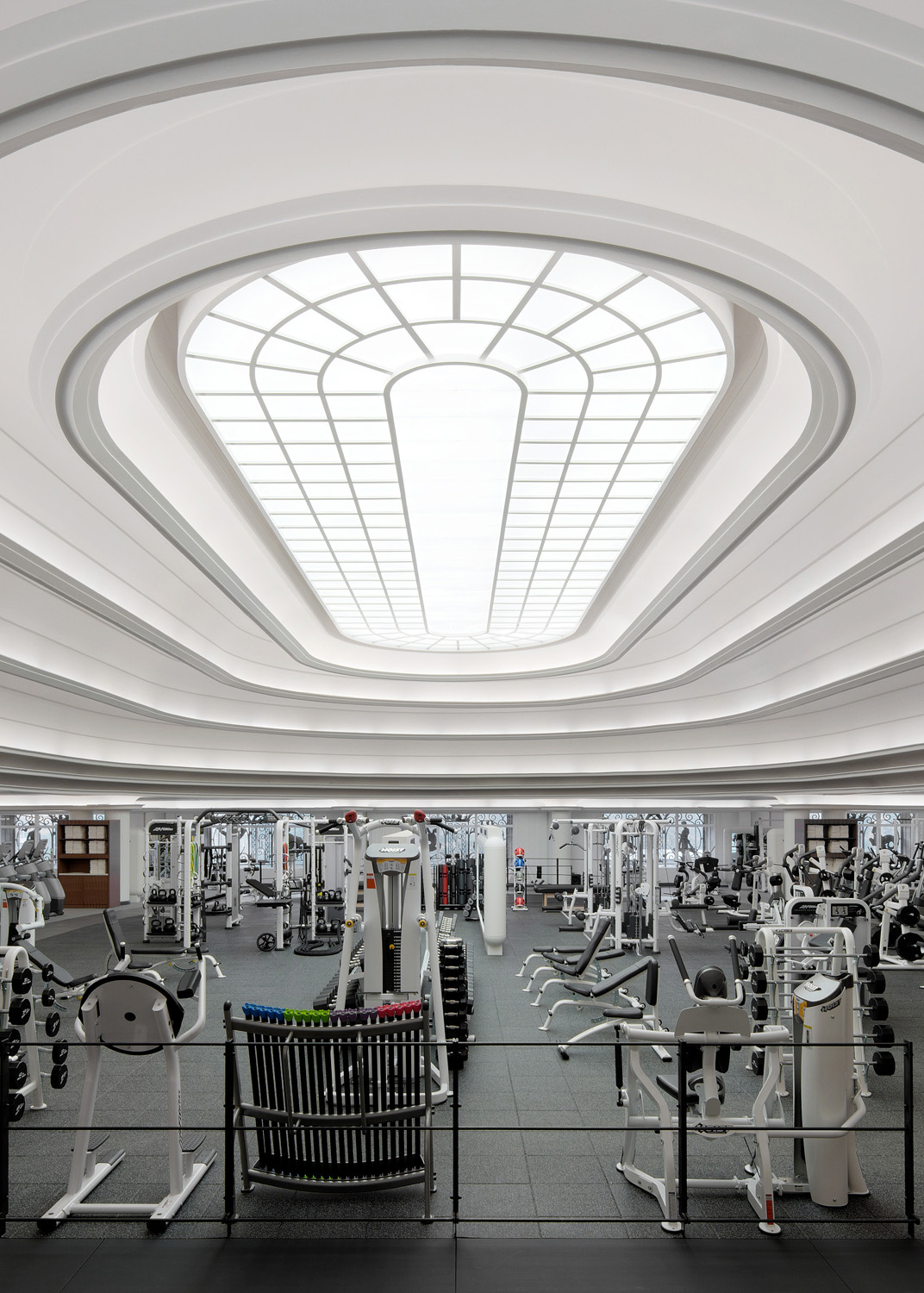 Discover our exclusive guest partnerships – Equinox(15)