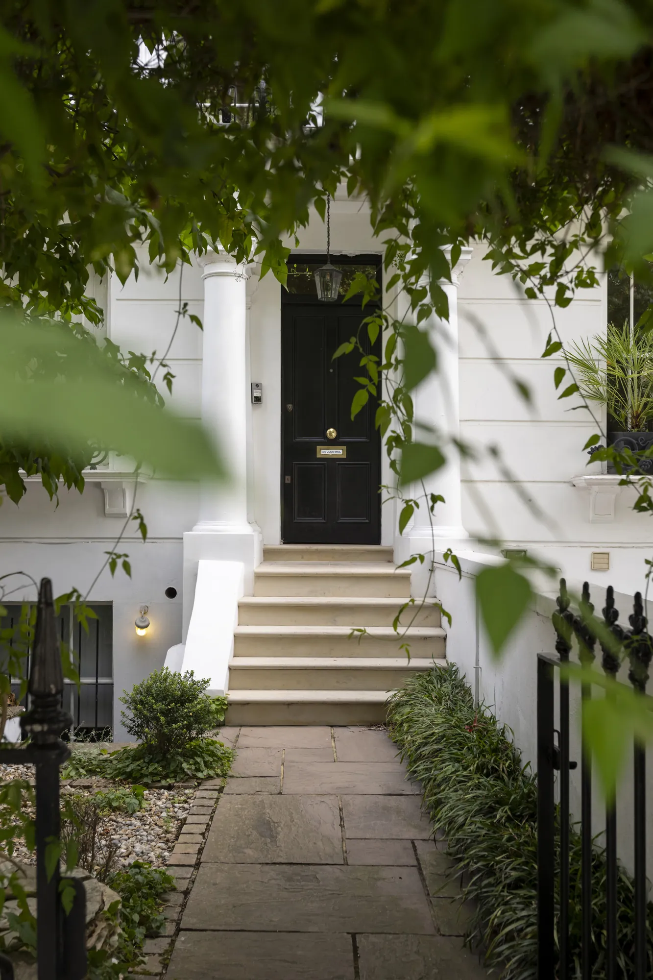 Dn-Notting-Hill-Apartment-For-Short-Rent- Sutherland-Place-37_Lo