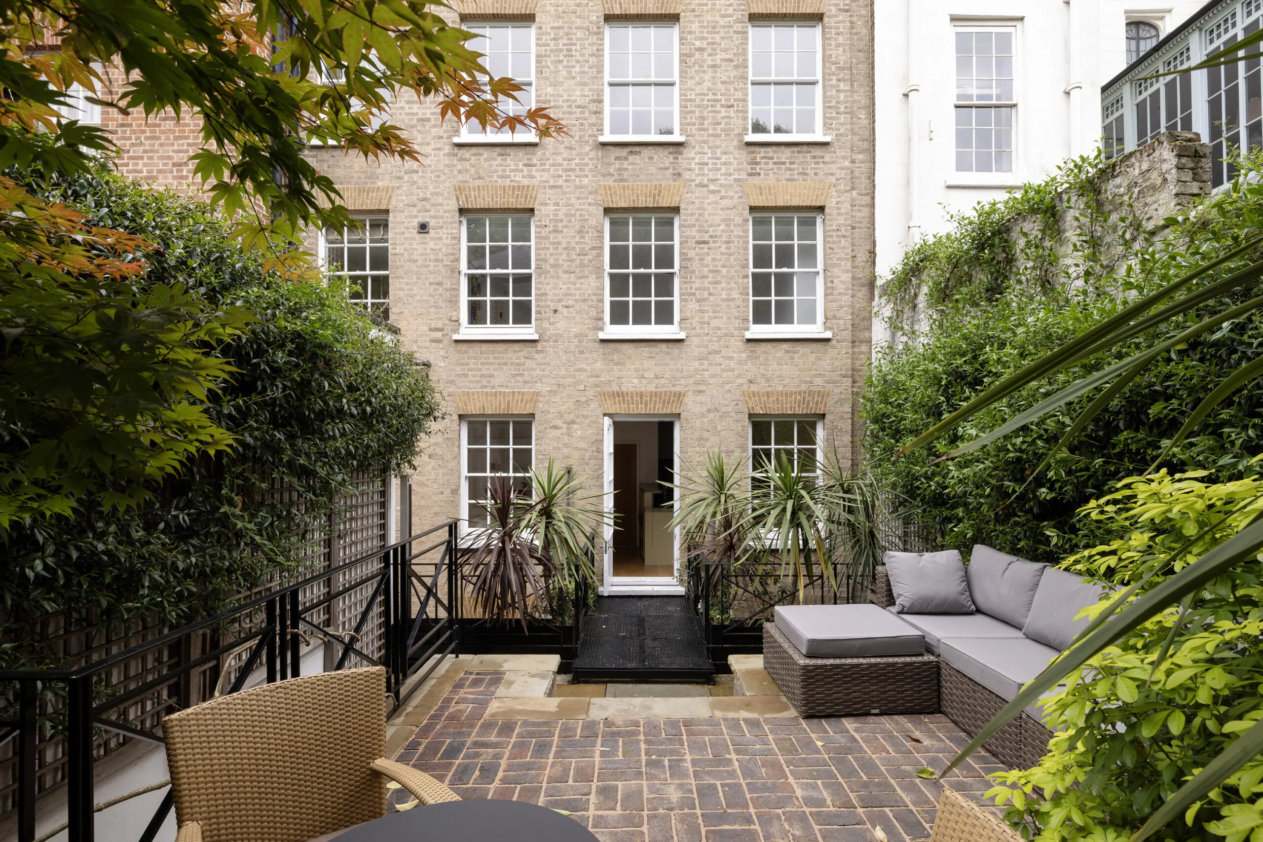 Domus-Nova-Chelsea-House-For-Rent-Cheyne-Walk-50_Lo
