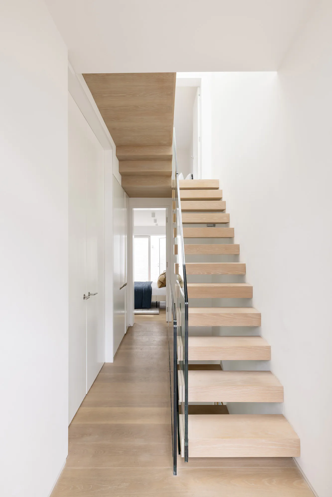 Domus-Nova-Chelsea-House-For-Rent-Limerston-Street-39_Lo