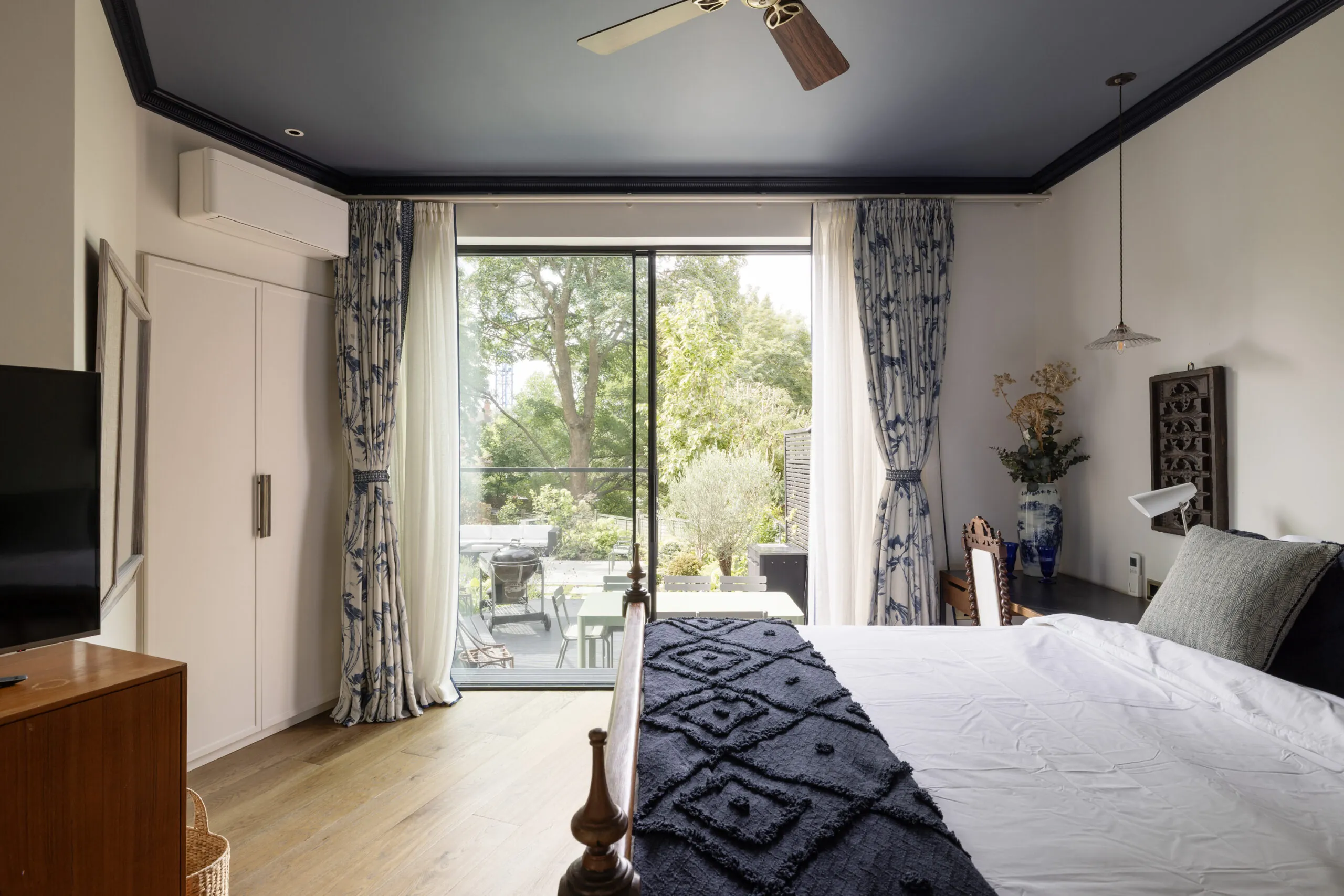Domus-Nova-Hampstead-House-For-Rent-Redington-Road-23_Lo