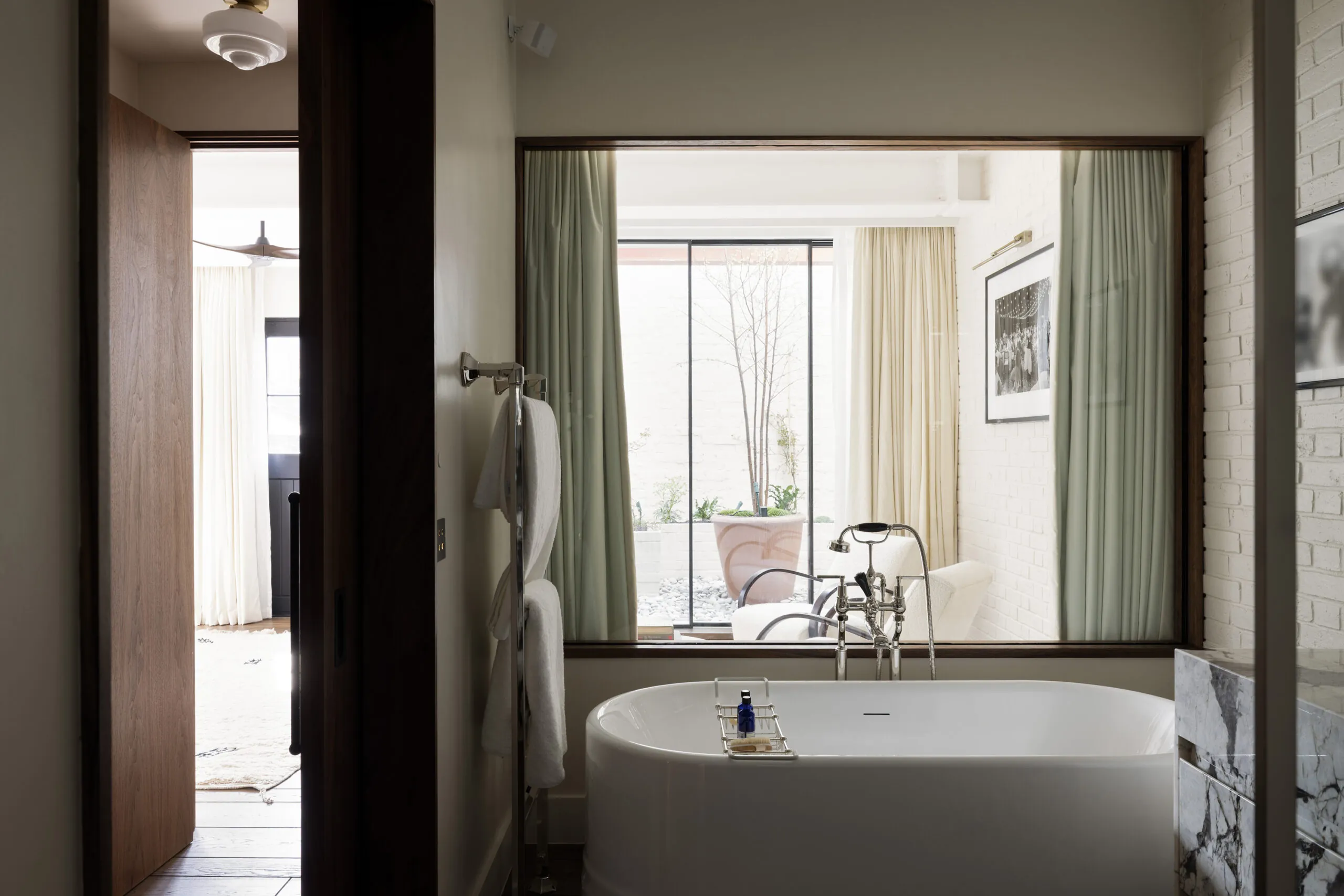 Domus-Nova-Islington-Apartment-For-Rent-Barnsbury-Square-40_Lo