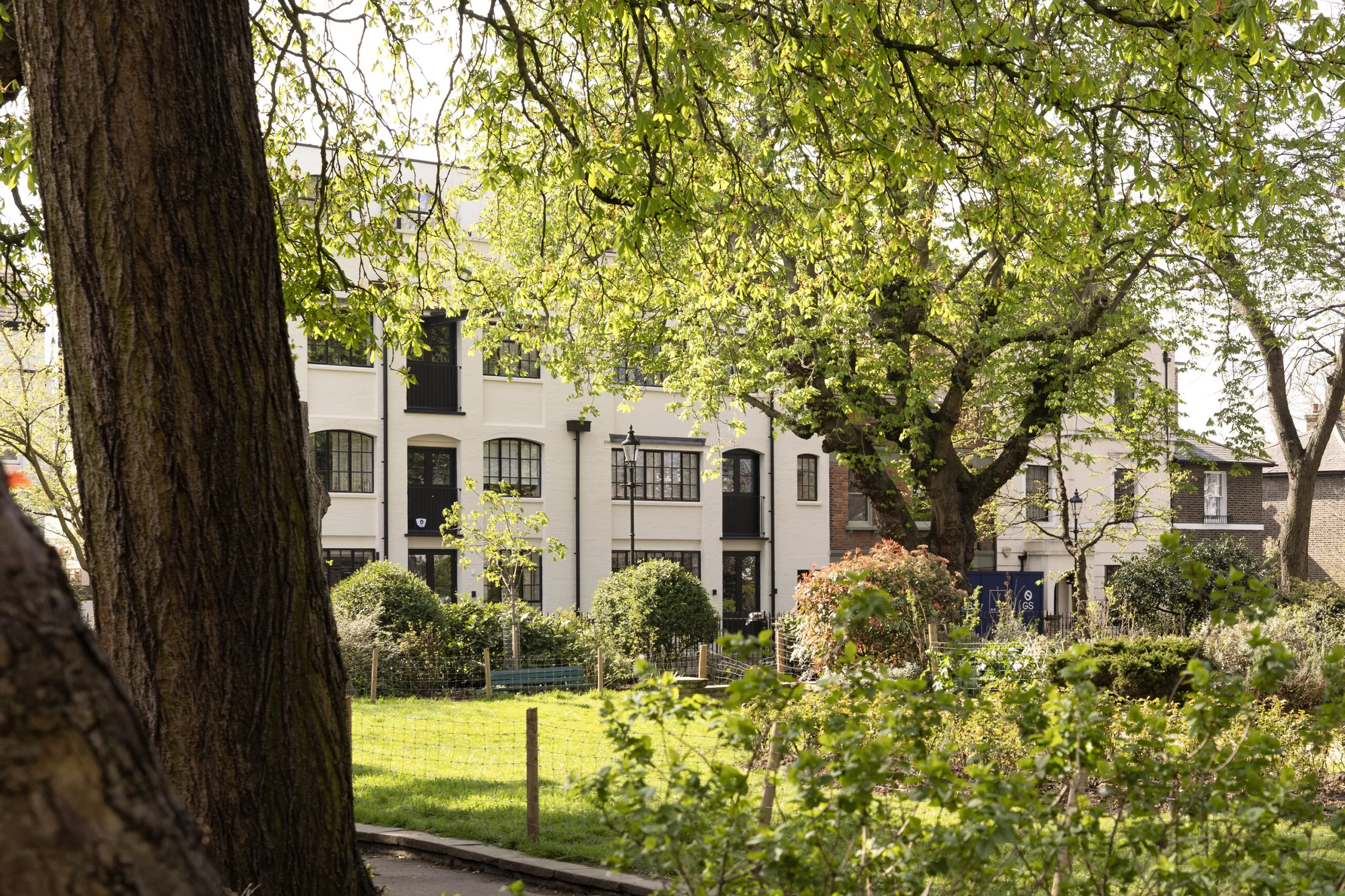 Domus-Nova-Islington-Apartment-For-Rent-Barnsbury-Square-44_Lo