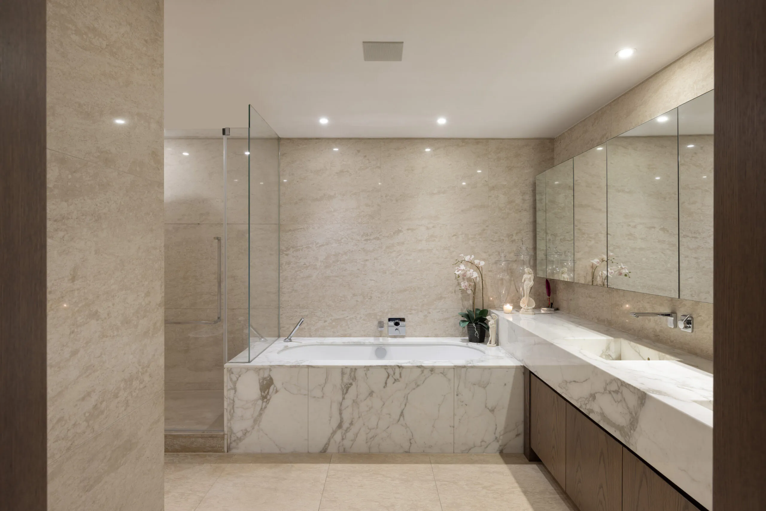 Domus-Nova-Marble-Arch-House-For-Rent-Connaught-Place-3_Lo