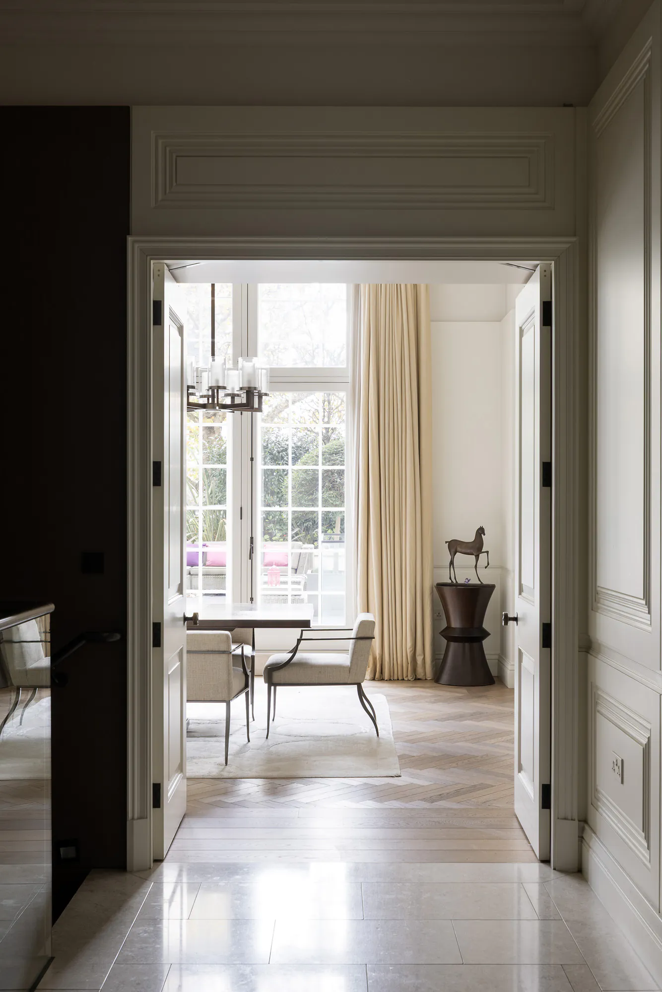 Domus-Nova-Marble-Arch-House-For-Rent-Connaught-Place-8_Lo