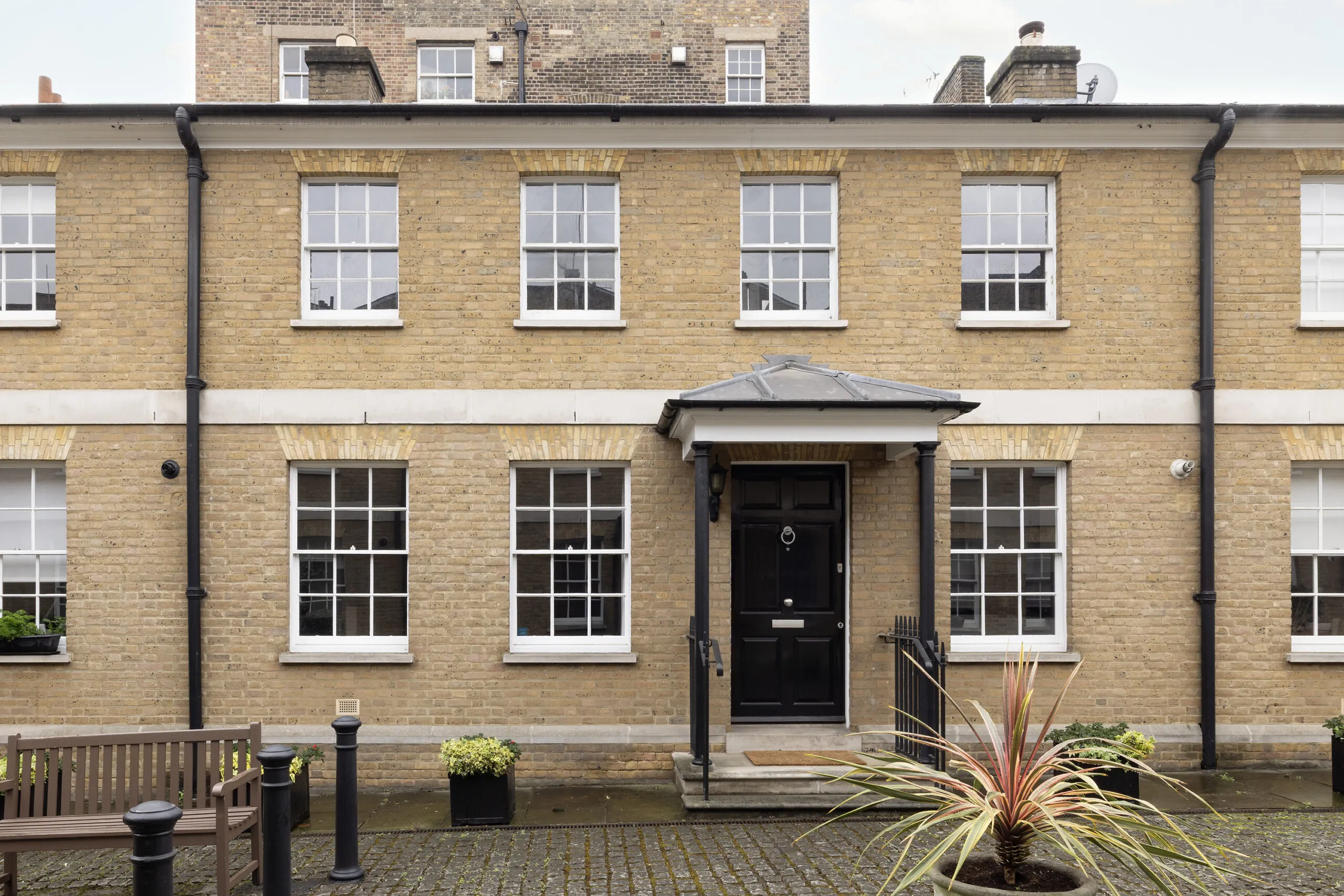 Domus-Nova-Marylebone-House-For-Rent-Tarrant-Place-23_Lo