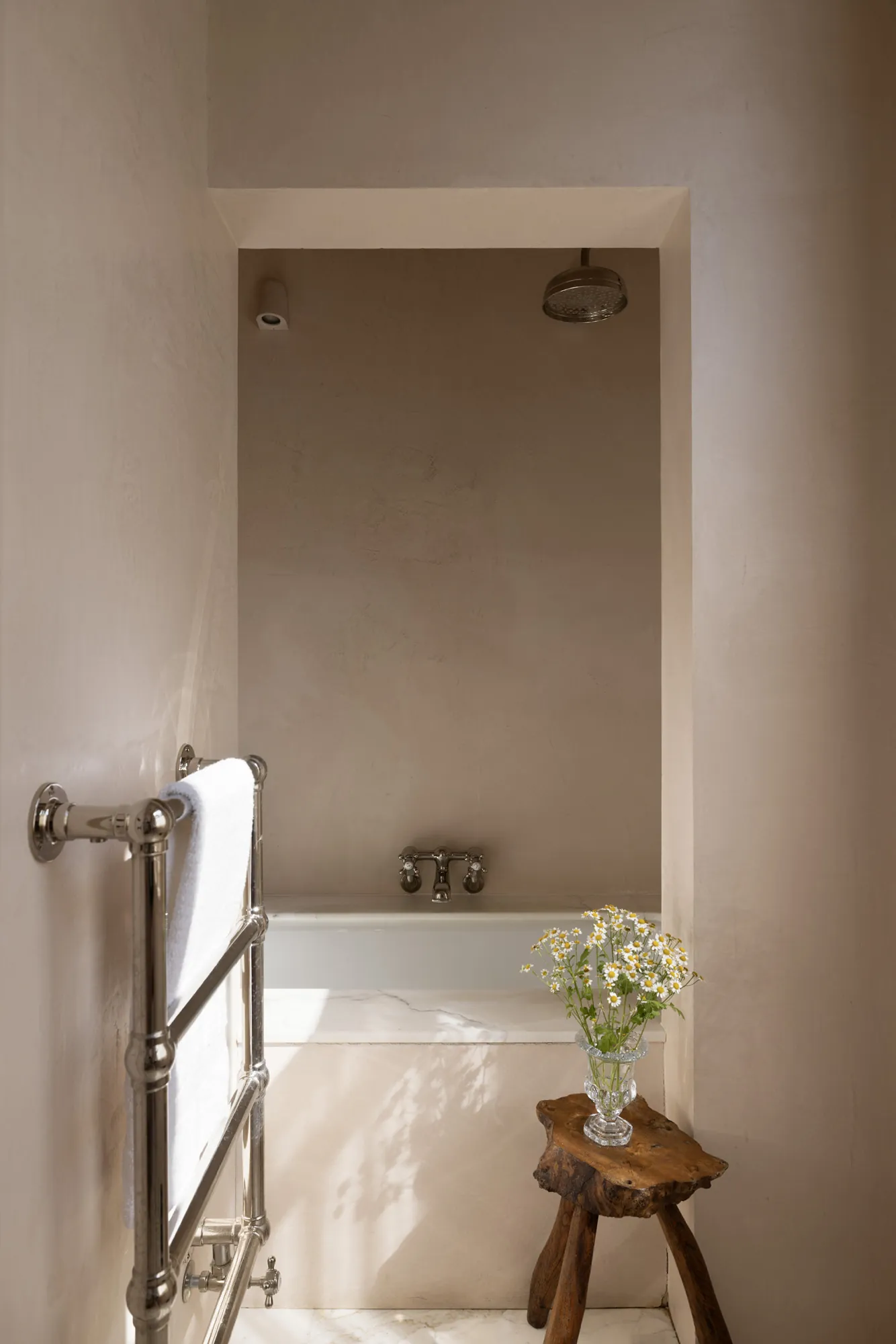 Domus-Nova-Notting-Hill-Apartment-For-Rent-St-Charles-Square-4_Lo