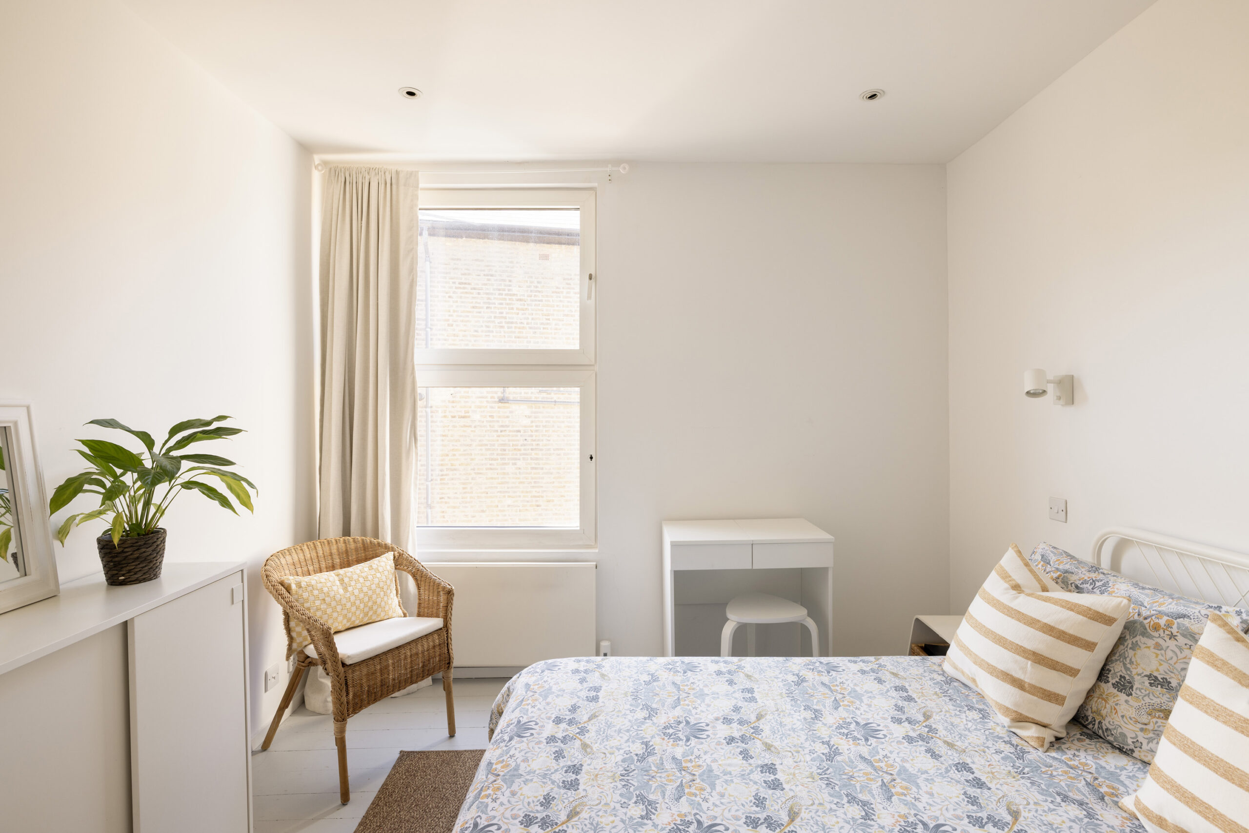 Domus-Nova-Notting-Hill-House-For-Rent-Campden-Hill-Road-37_Lo