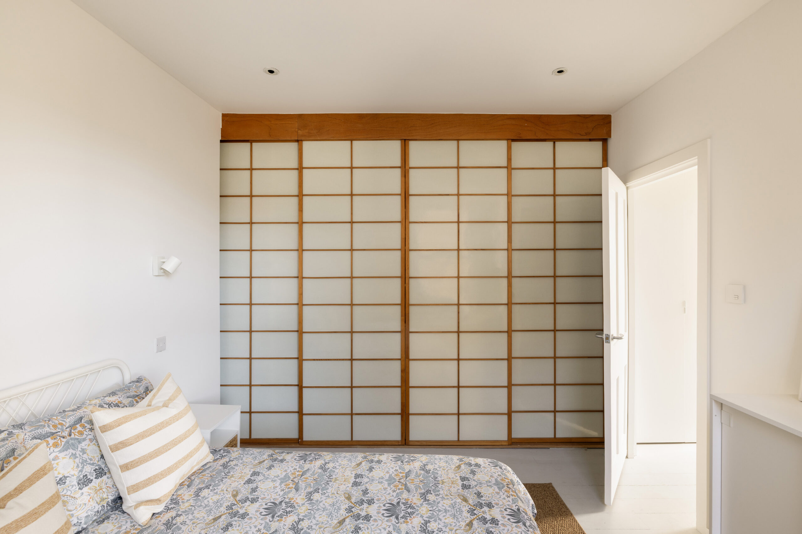 Domus-Nova-Notting-Hill-House-For-Rent-Campden-Hill-Road-38_Lo