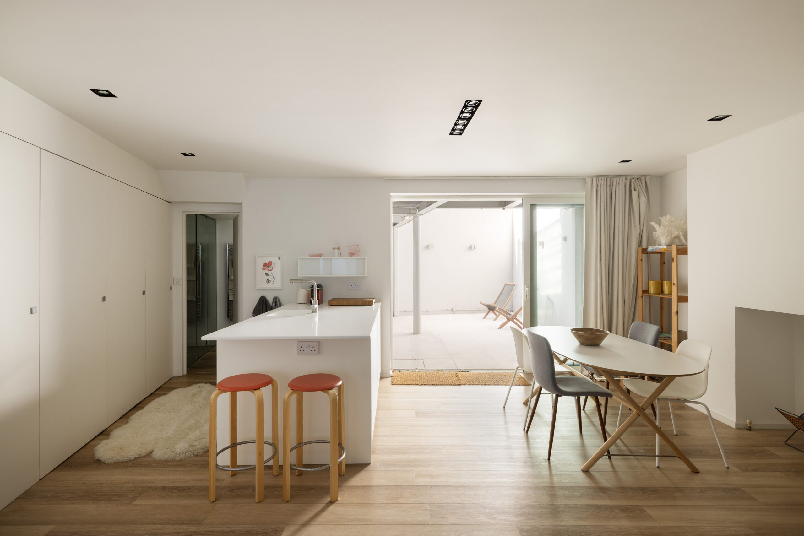 Domus-Nova-Notting-Hill-House-For-Rent-Campden-Hill-Road-3_Lo