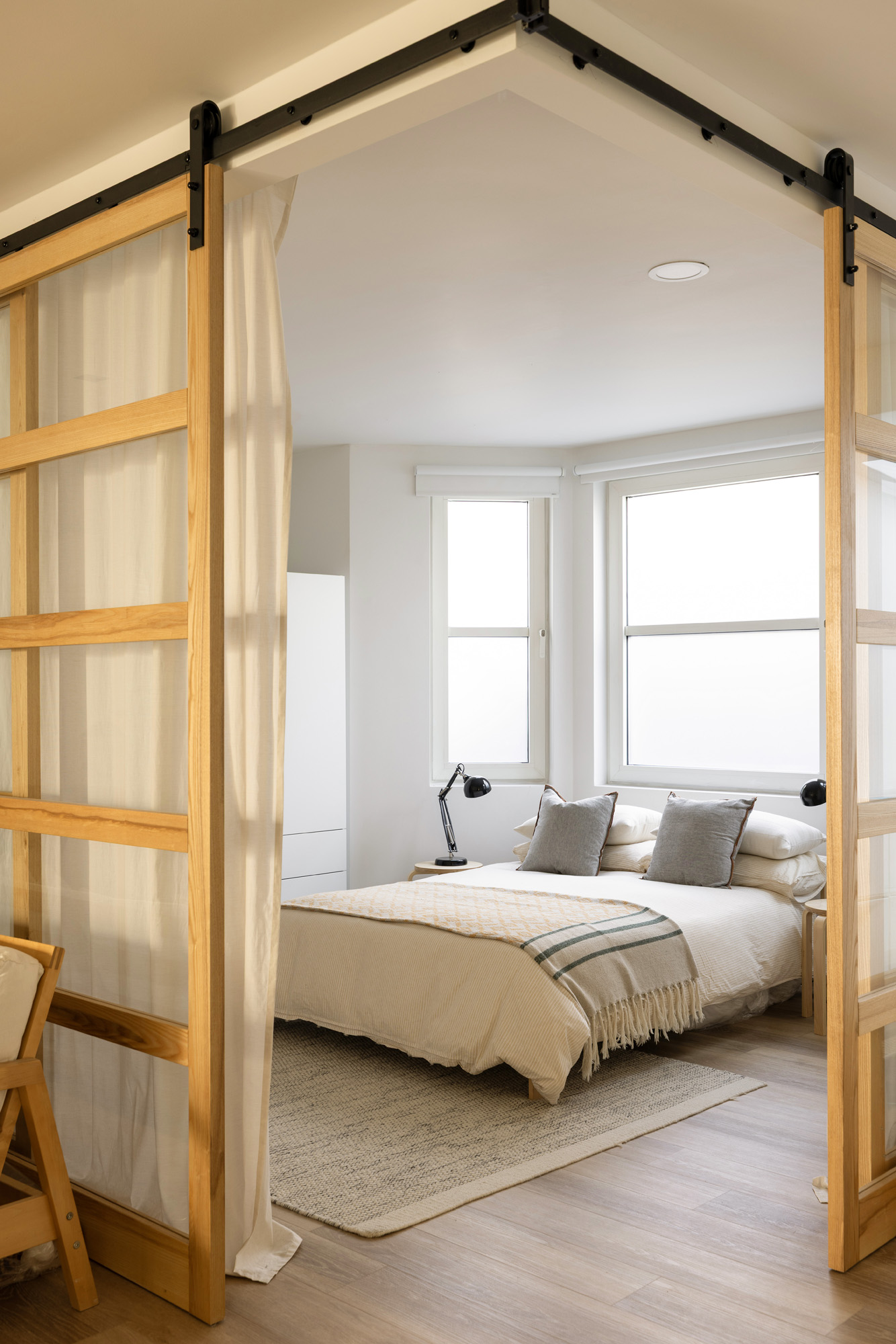 Domus-Nova-Notting-Hill-House-For-Rent-Campden-Hill-Road-9_Lo