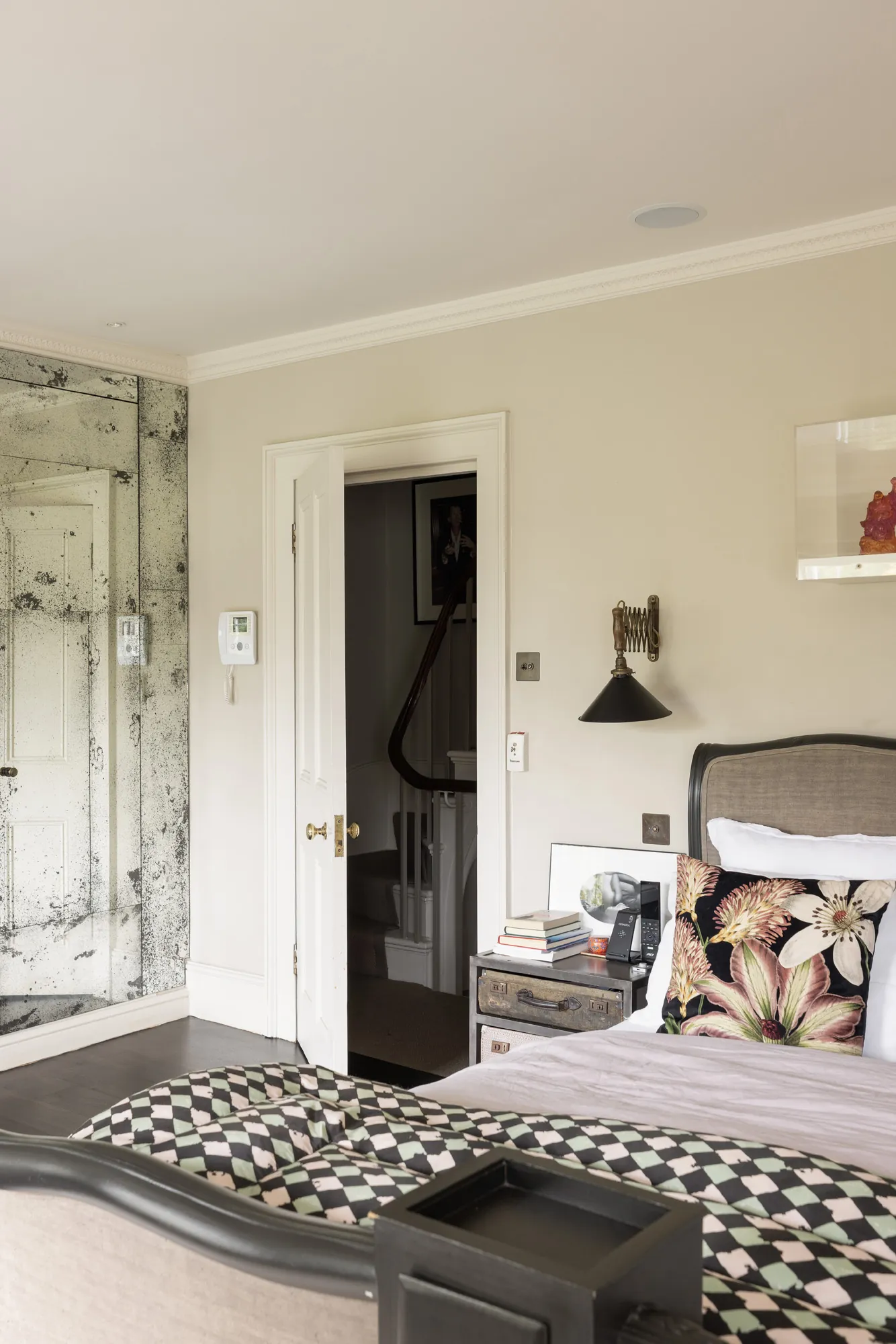 Domus-Nova-Notting-Hill-House-For-Rent-Campden-Hill-Square-31_Lo