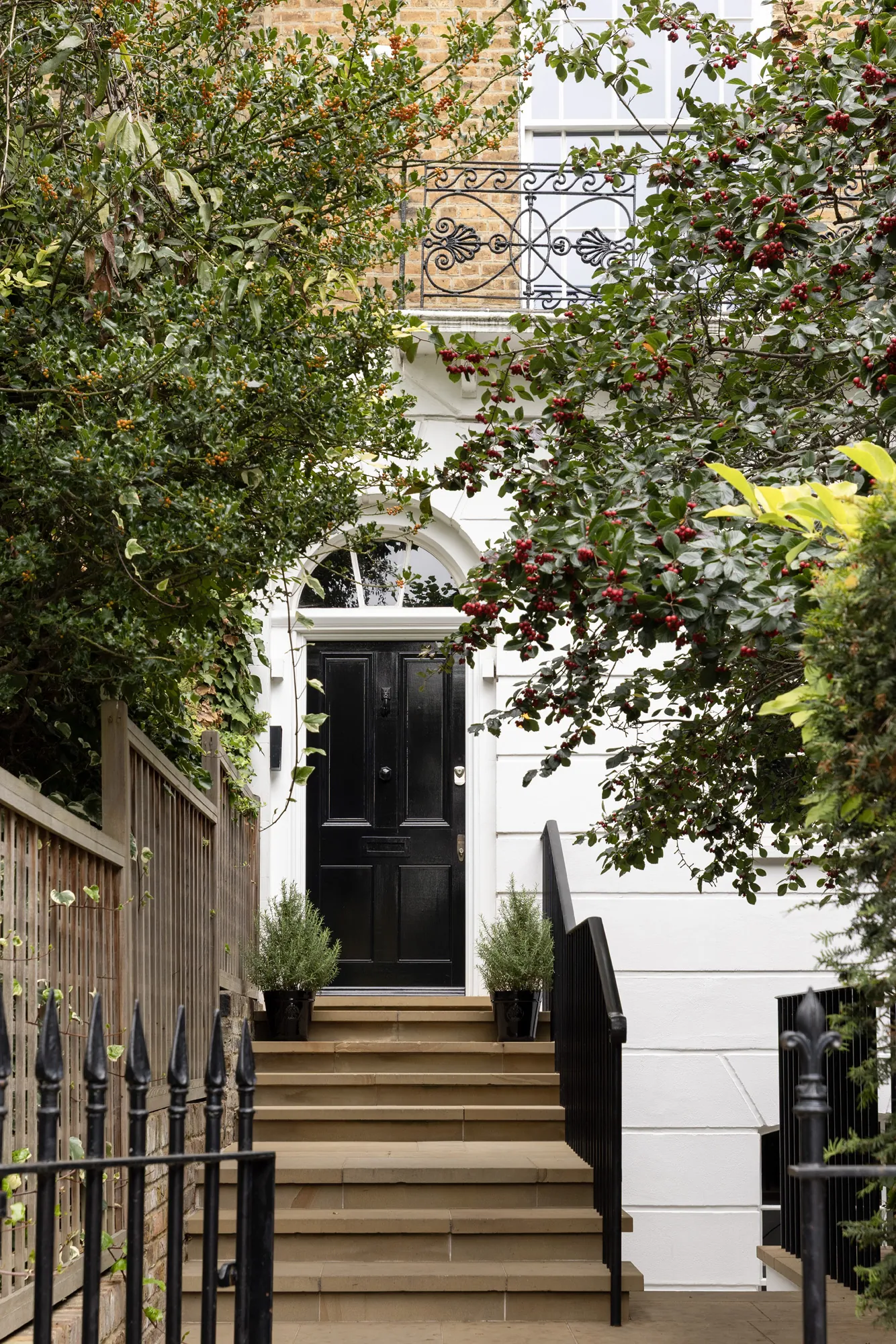 Domus-Nova-Notting-Hill-House-For-Rent-Campden-Hill-Square-57_Lo