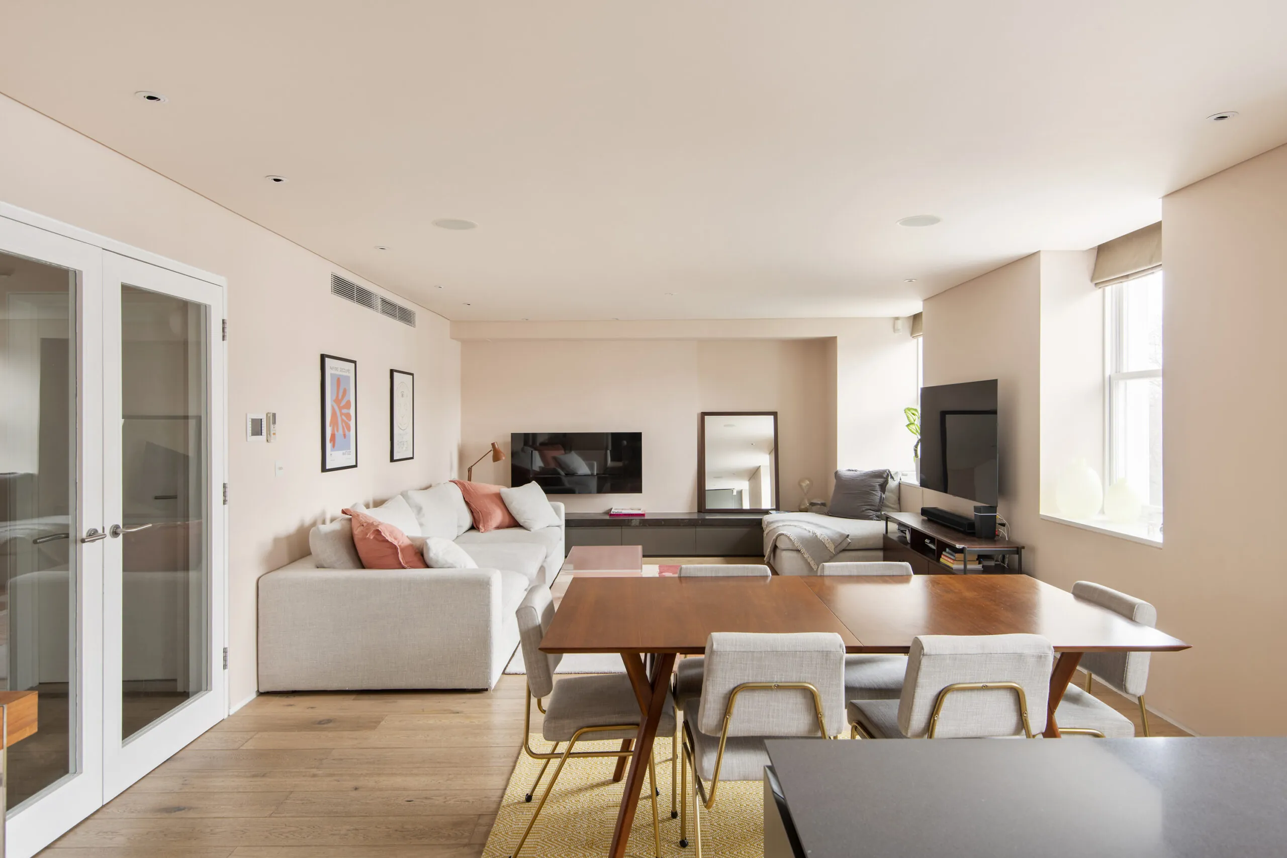 Domus-Stay-Apartment-For-Rent-St-Stephens-Gardens_Lo (17)