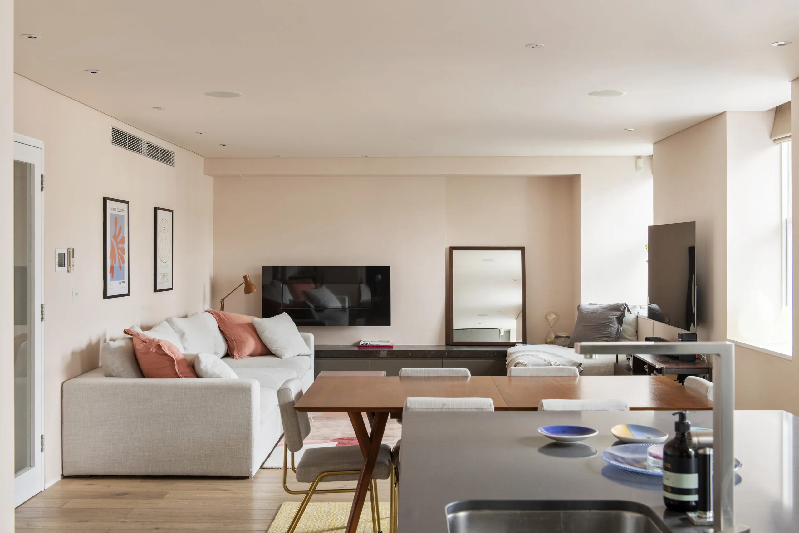 Domus-Stay-Apartment-For-Rent-St-Stephens-Gardens_Lo (25)