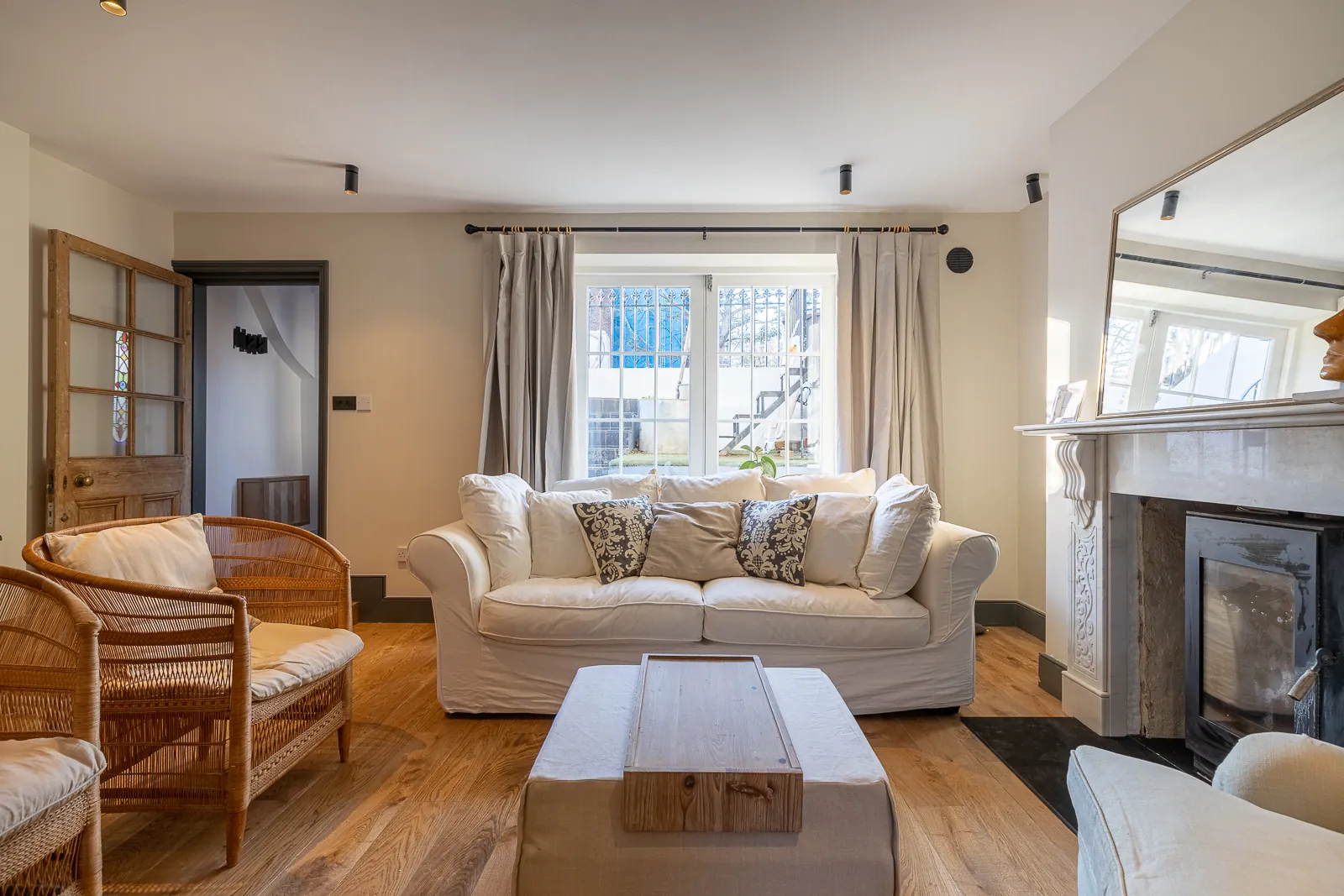 Domus-Stay-Apartment-To-Rent-Malden-Road- (23)