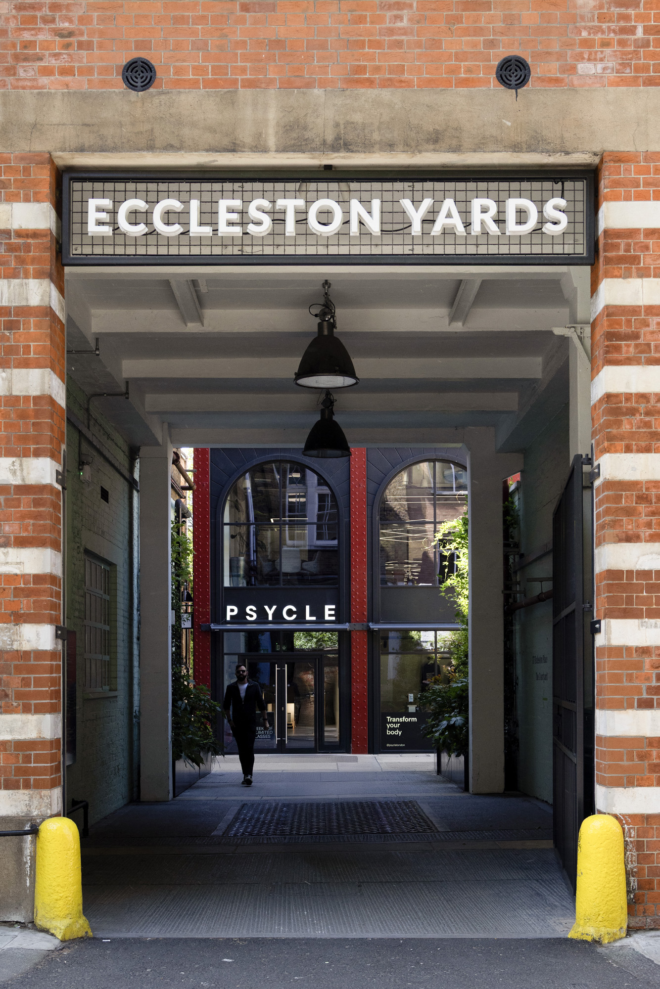 Domus-Stay-Area-Guide-Belgravia-Eccleston-Yards