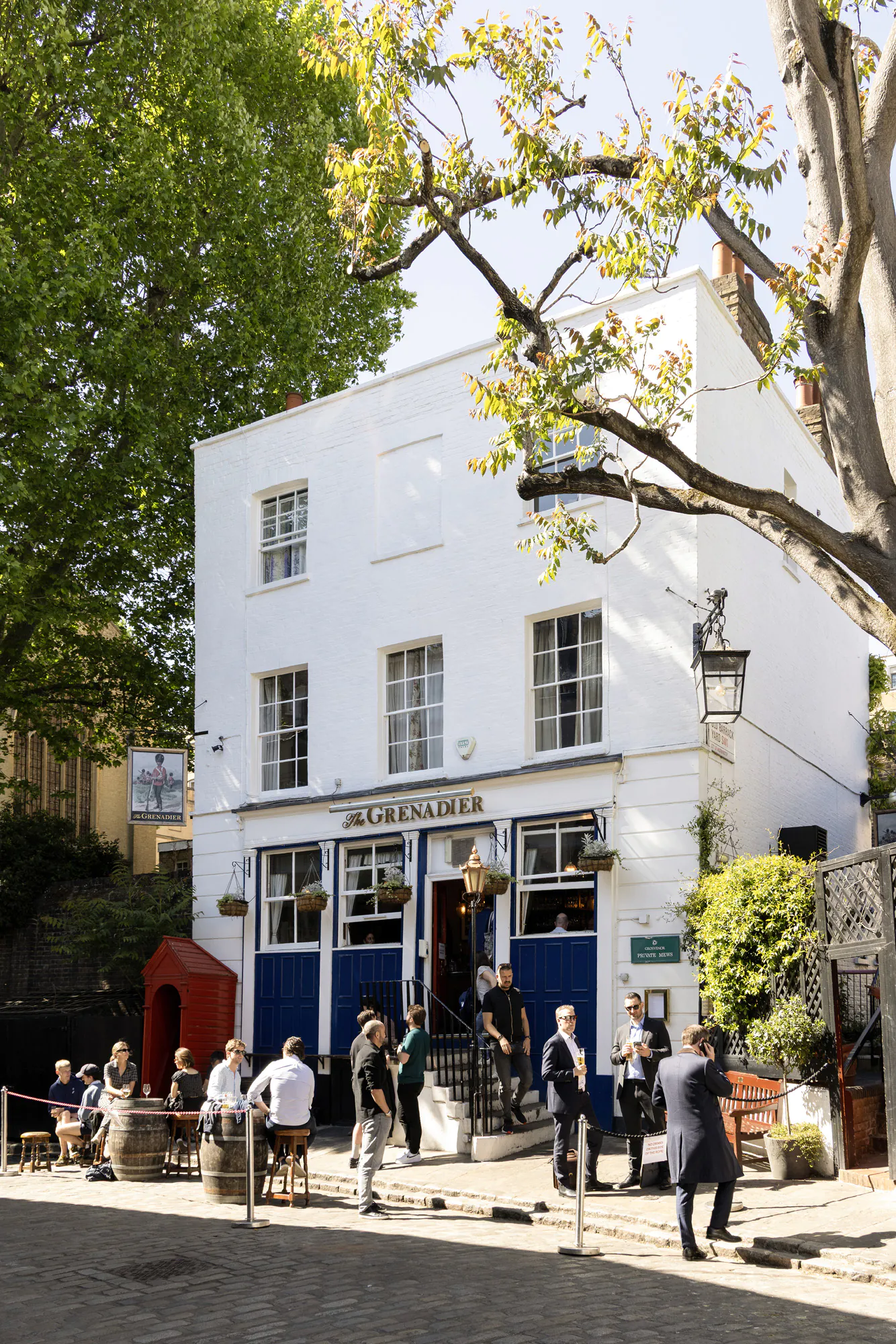 Domus-Stay-Area-Guide-Knightsbridge-Best-Pubs-The Grenadier