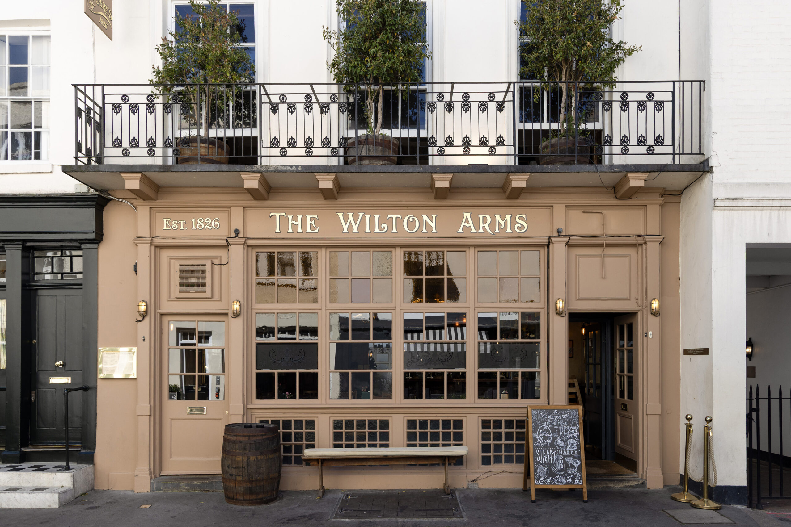 Domus-Stay-Area-Guide-Knightsbridge-The-Wilton-Arms-Best-Pubs (31)