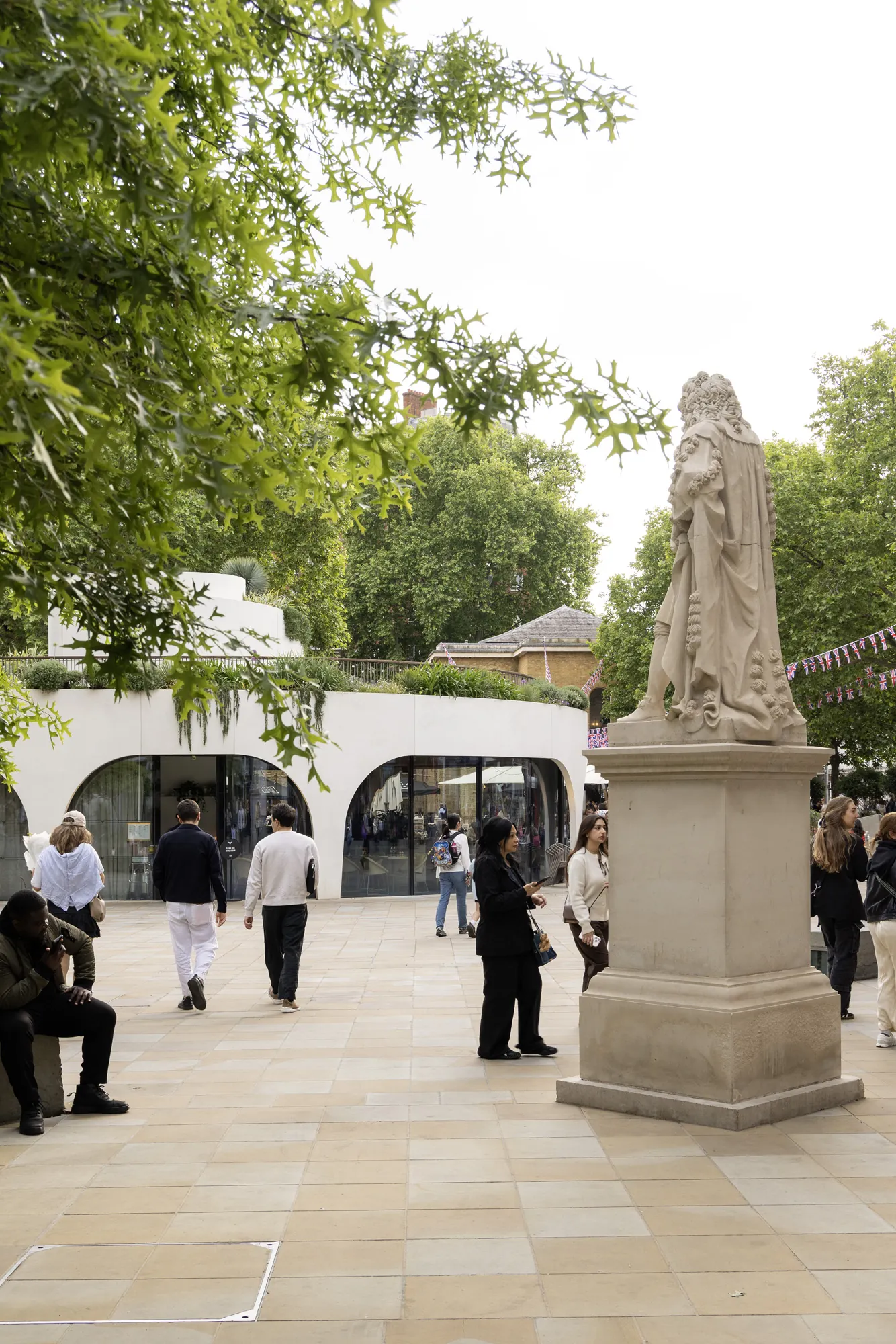 Domus-Stay-Chelsea-South-Kensington-Area-Guide-London-Duke-of-York-Square (15)